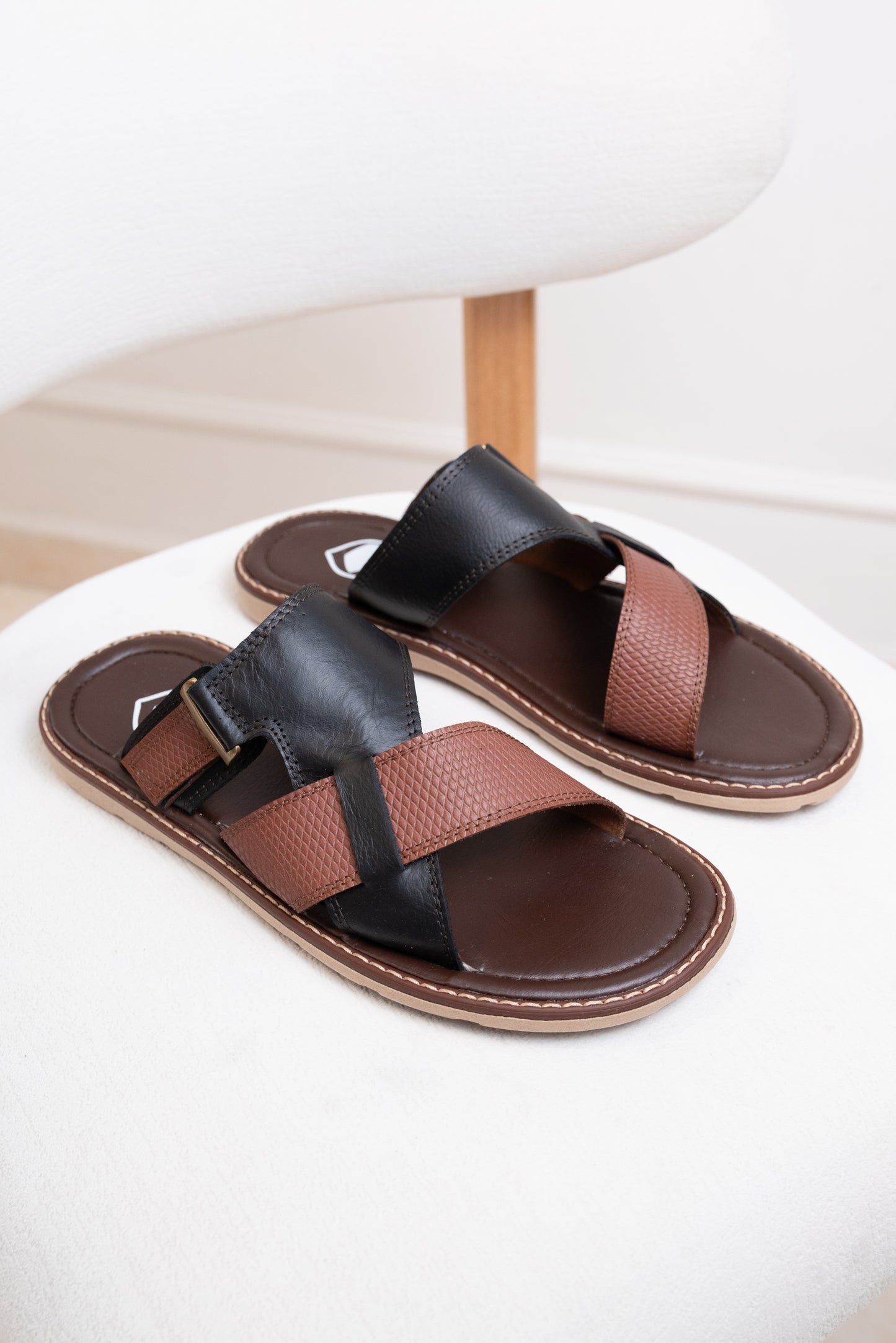 SANDALIA PARA HOMBRE EN CUERO| ROMILIE COLOR: MIEL-025