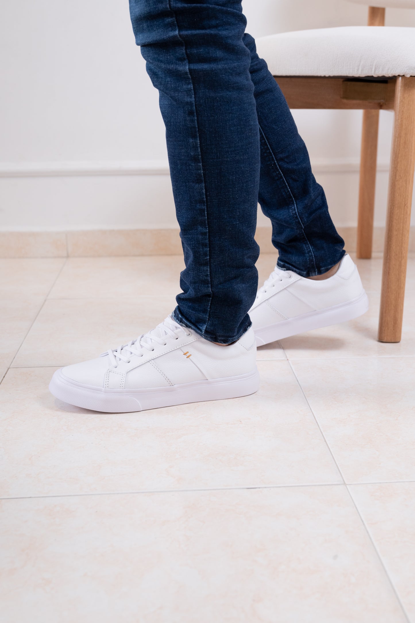 TENIS EN CUERO PARA HOMBRE | RF : ZED BLANCO