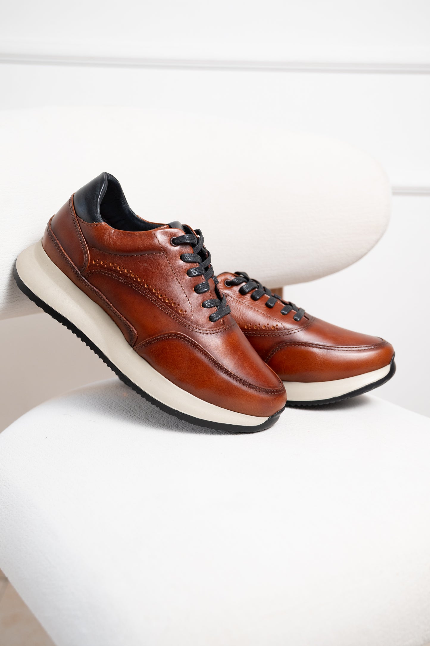TENIS EN CUERO RUSTICO | RF :T 15 MIEL