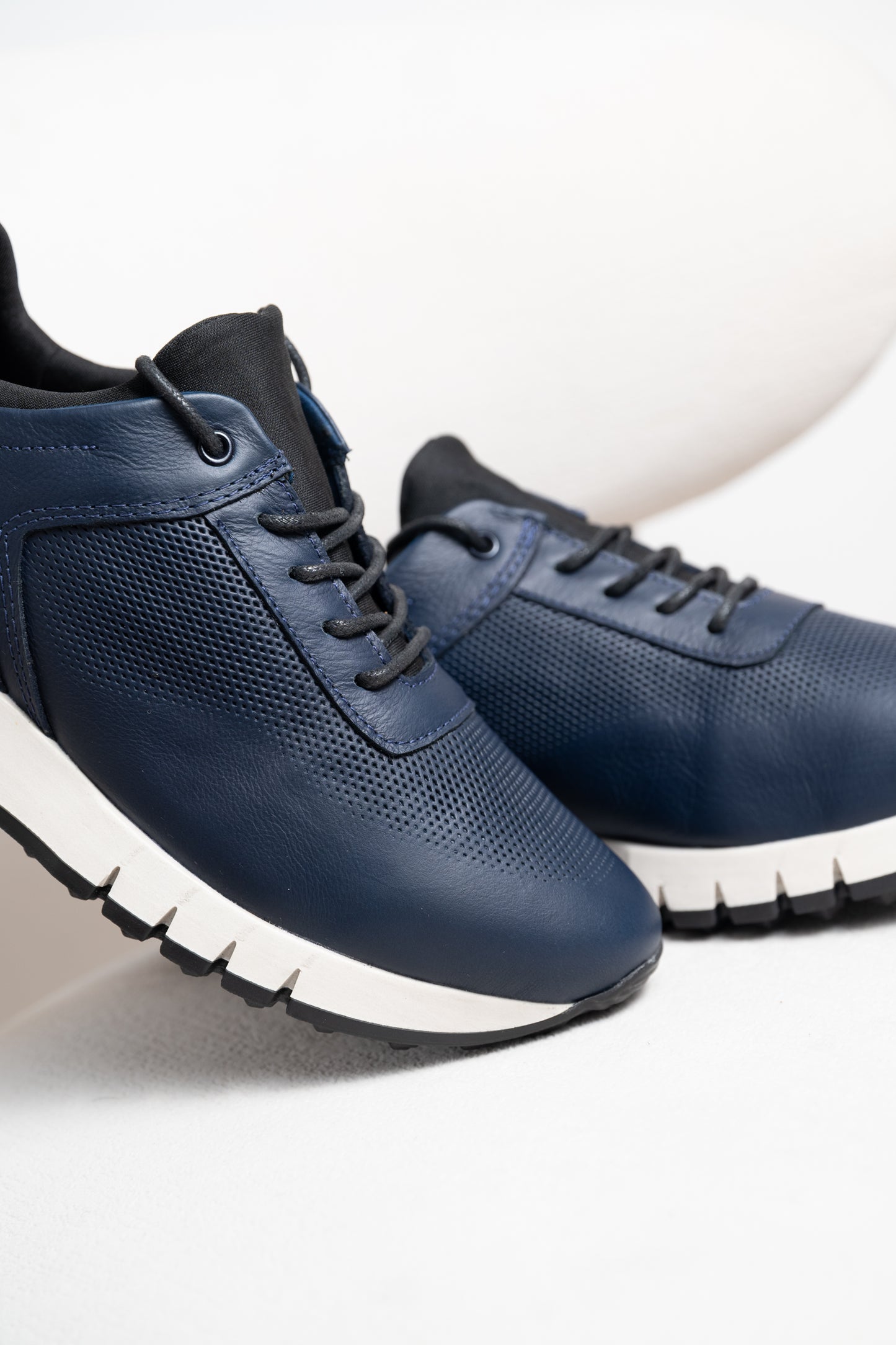 TENIS EN CUERO PARA HOMBRE | RF :B-91