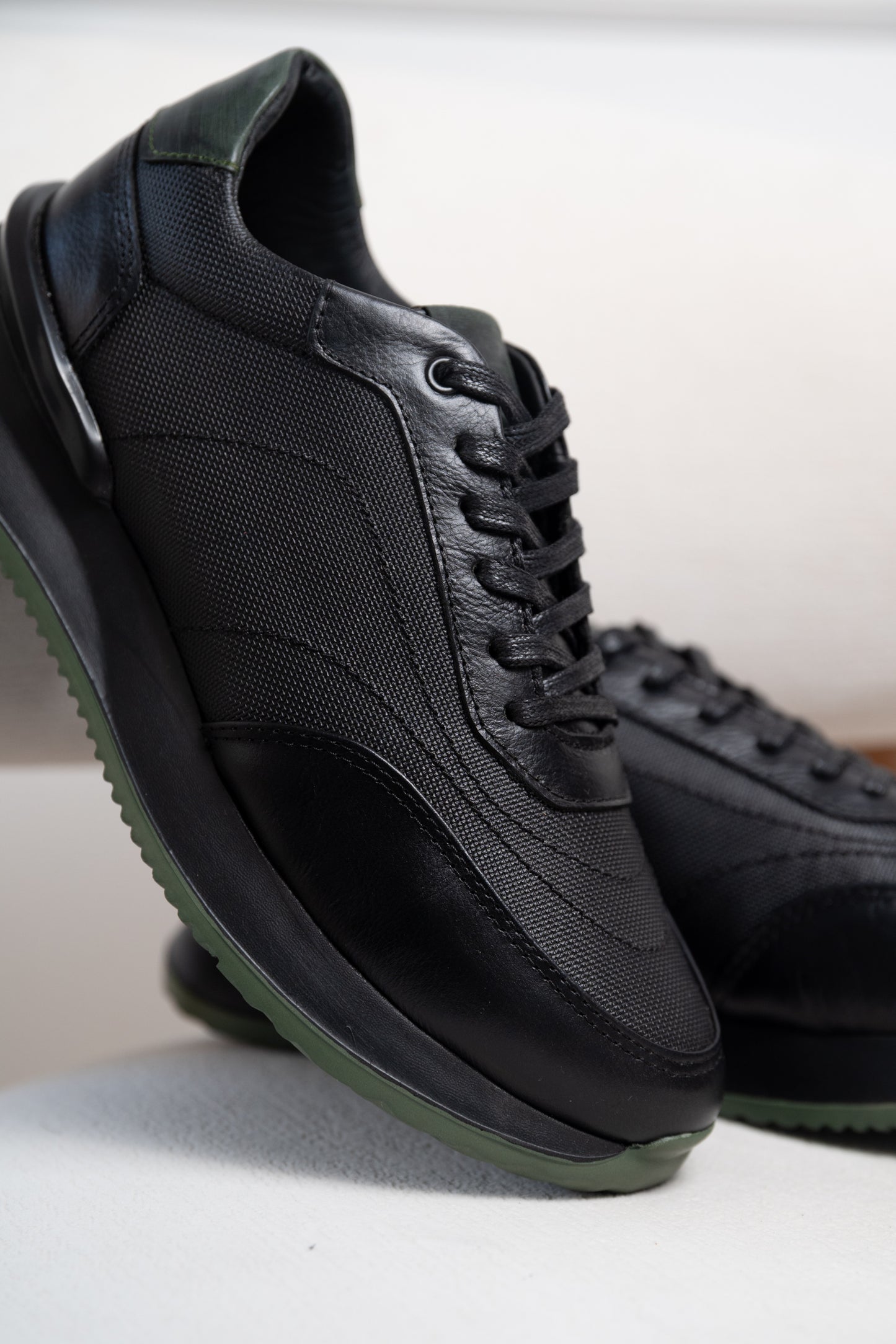 TENIS EN CUERO RUSTICO | RF : T-007