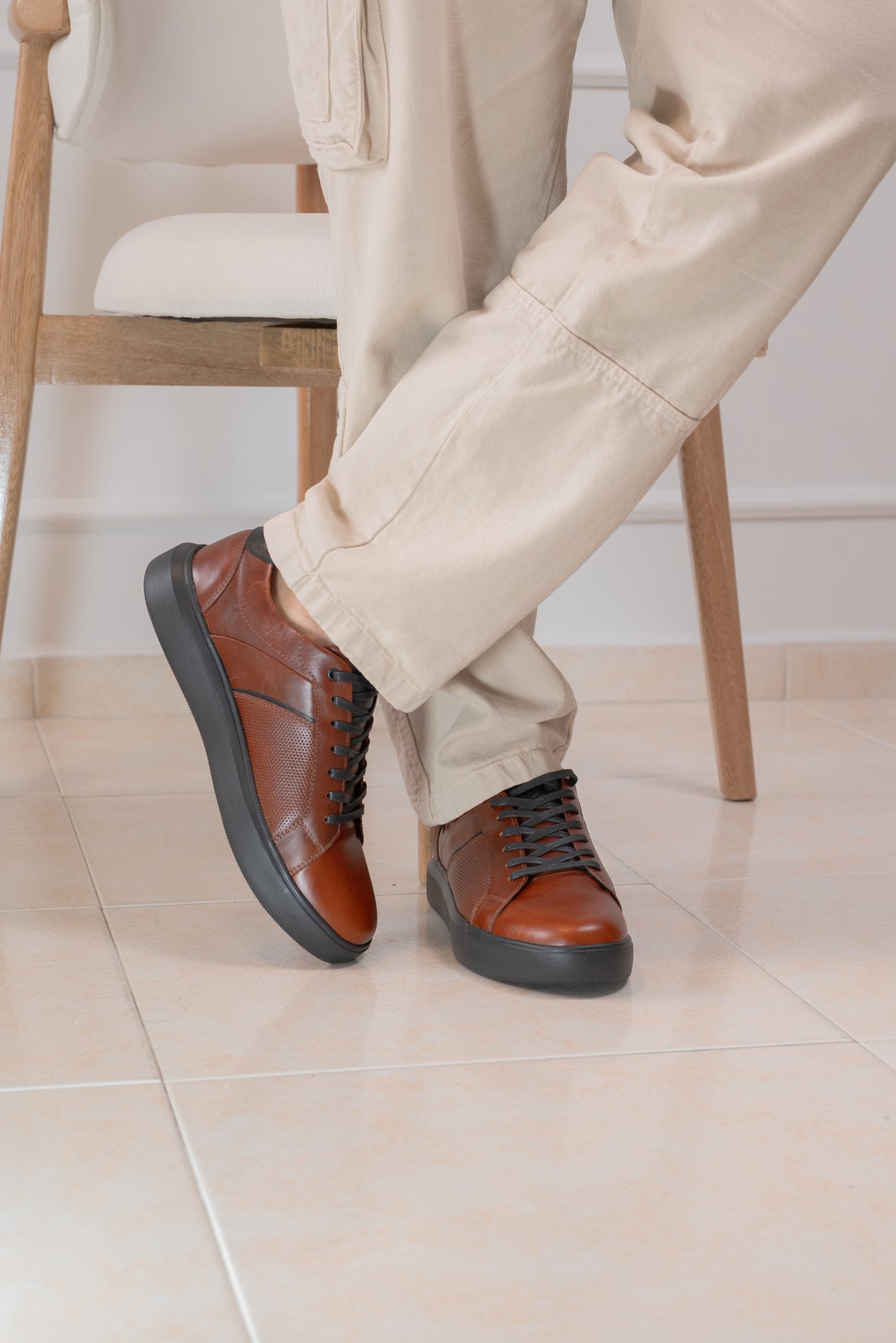 TENIS EN CUERO PARA HOMBRE | RF : ASTORIA - MIEL X NEGRO  -3220