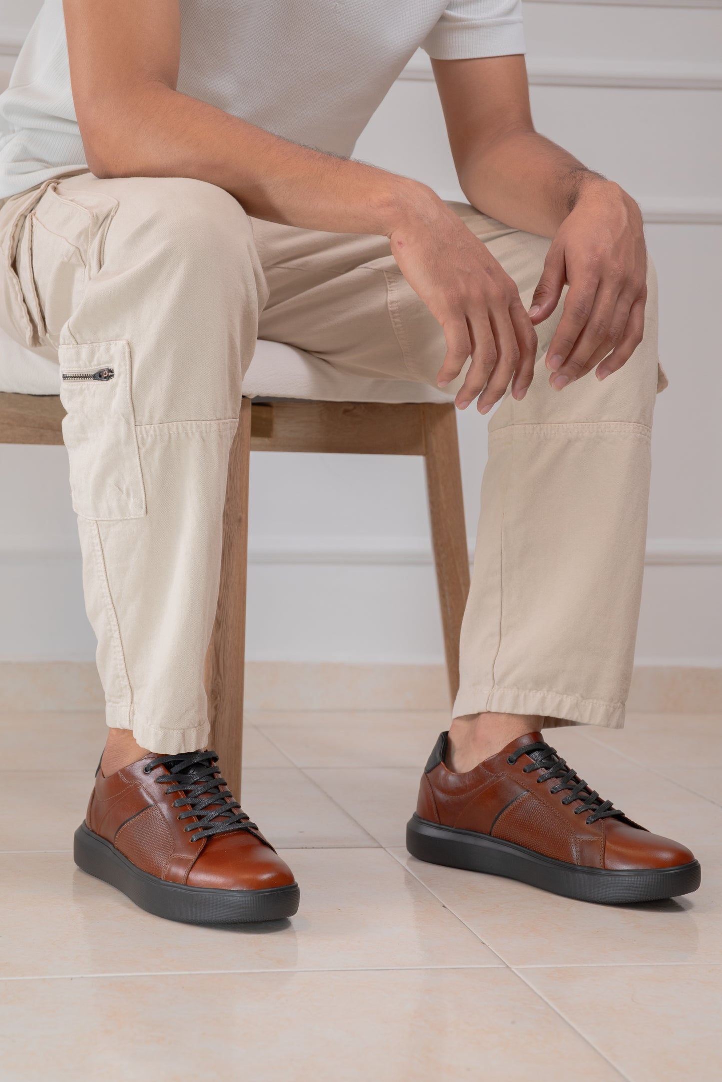 TENIS EN CUERO PARA HOMBRE | RF : ASTORIA - MIEL X NEGRO  -3220