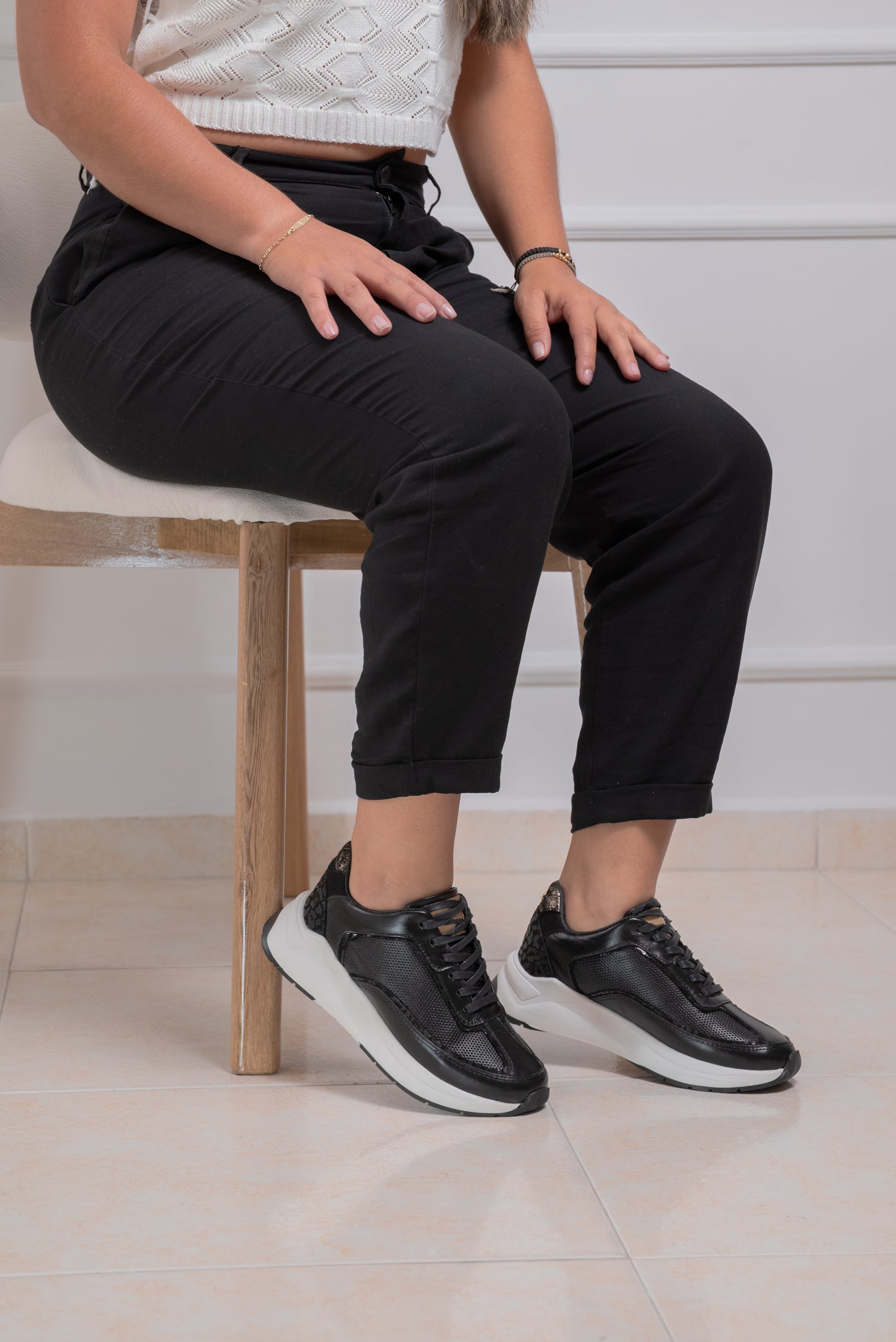 TENIS EN CUERO PARA DAMA | RF :  GABIOTA - NEGRO