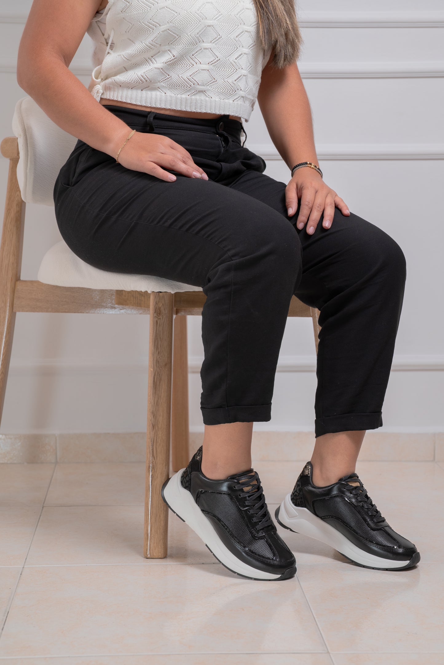 TENIS EN CUERO PARA DAMA | RF :  GABIOTA - NEGRO