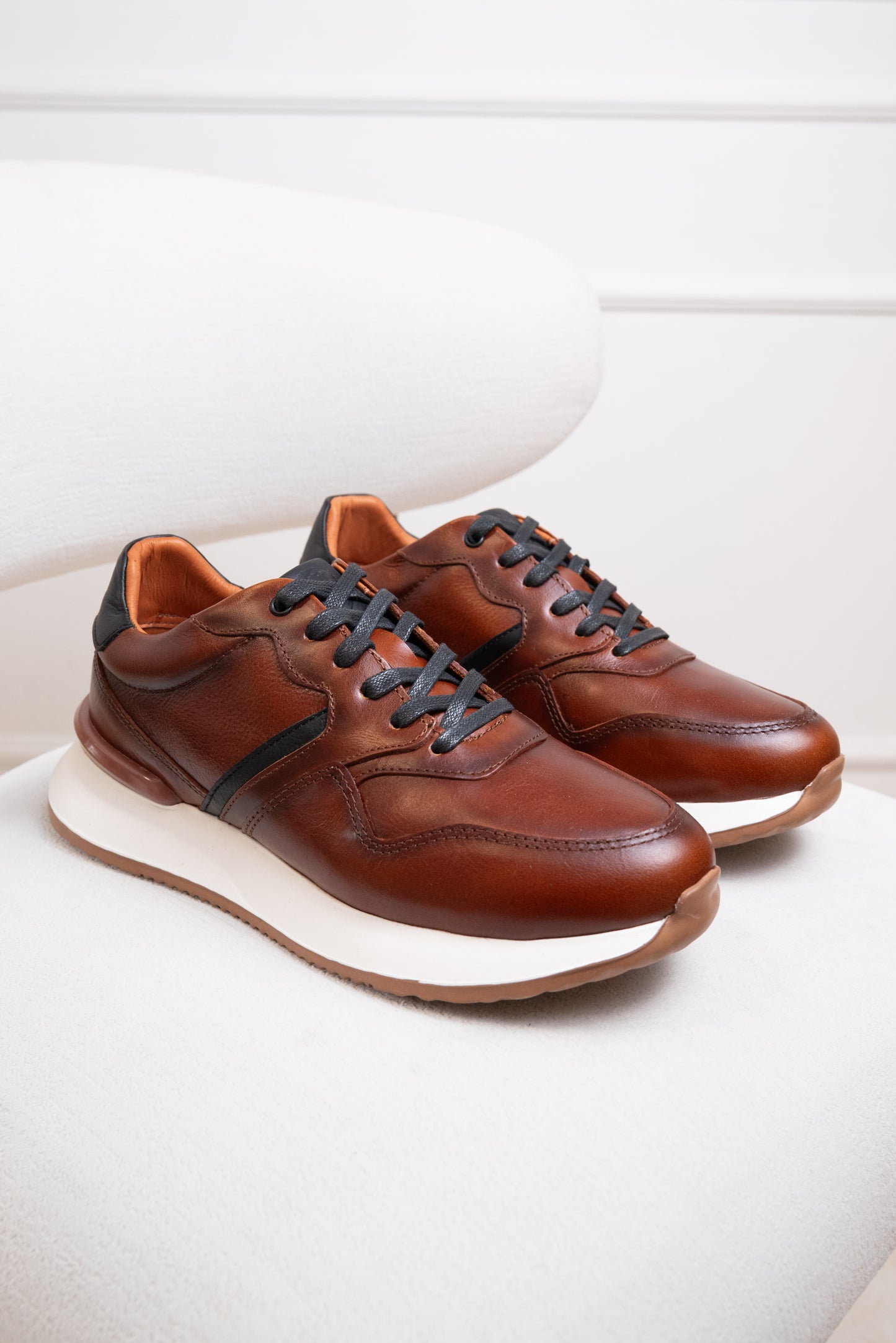TENIS PARA HOMBRE EN CUERO | RF: BIZARRO EME200 - COÑAC
