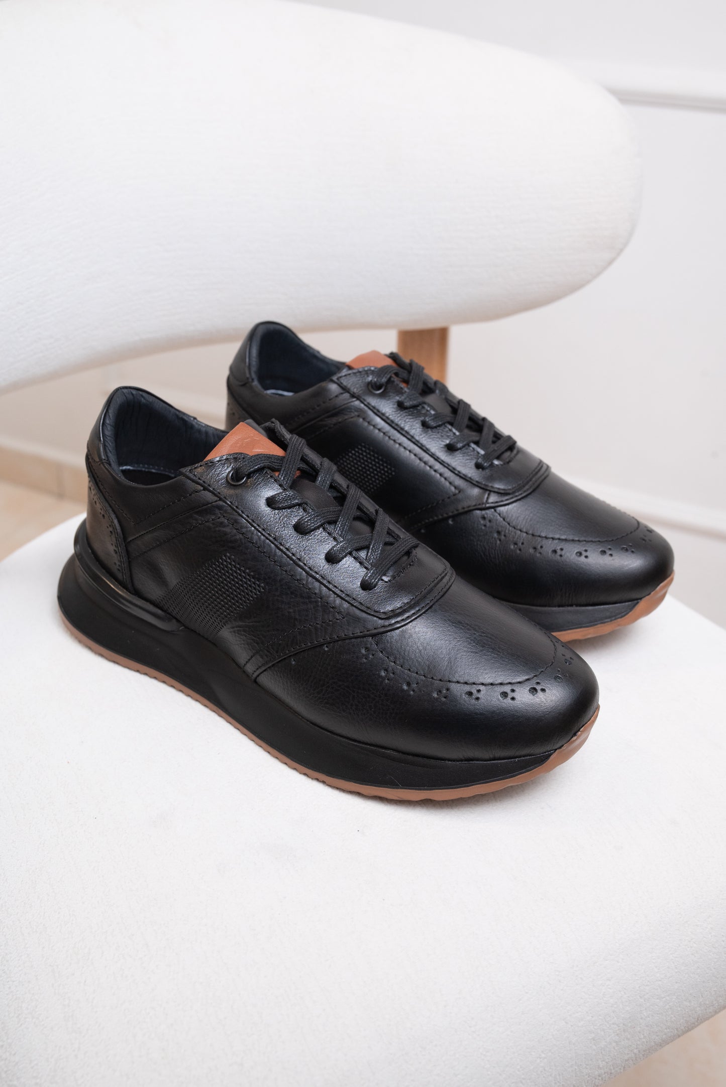 TENIS PARA HOMBRE EN CUERO | RF: BIZARRO DOTTAS - NEGRO-D16