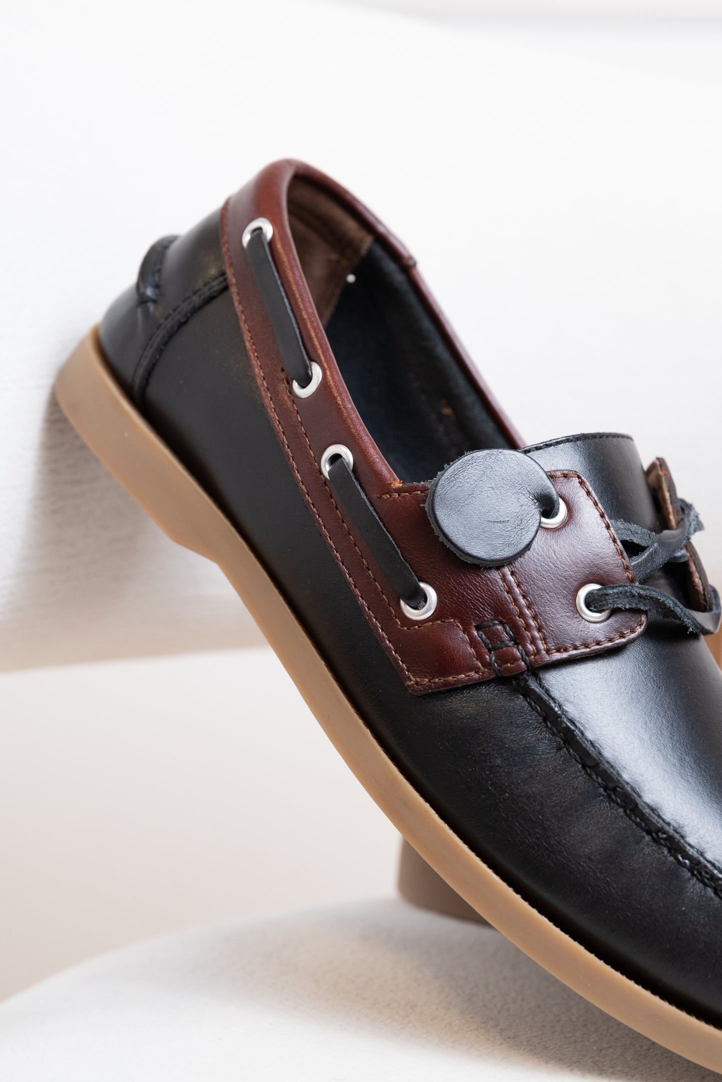 APACHES EN CUERO PARA HOMBRE |RF:BIZARRO TITAN - NEGRO X COÑAC