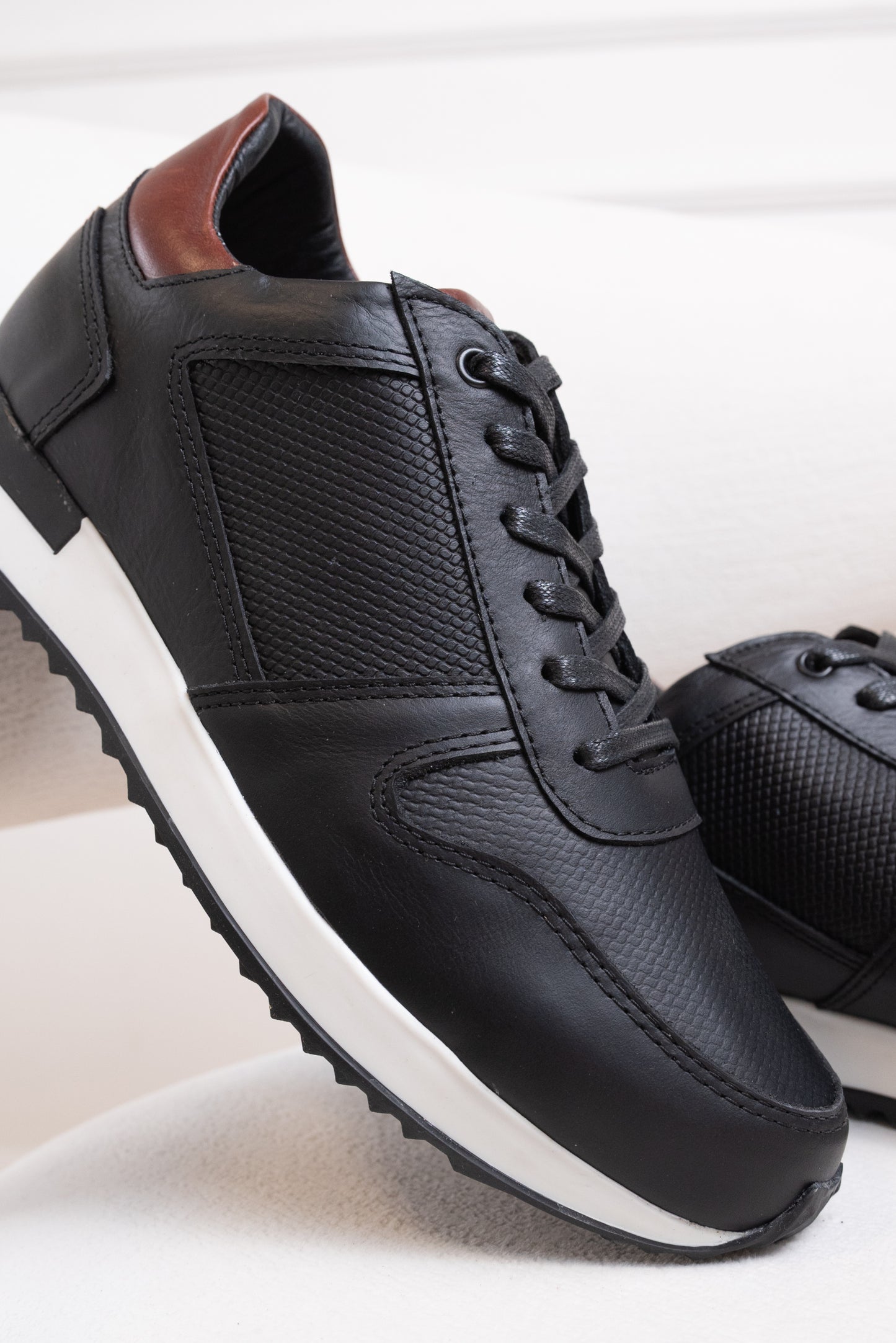 TENIS PARA HOMBRE EN CUERO | RF: BIZARRO PICKER - NEGRO