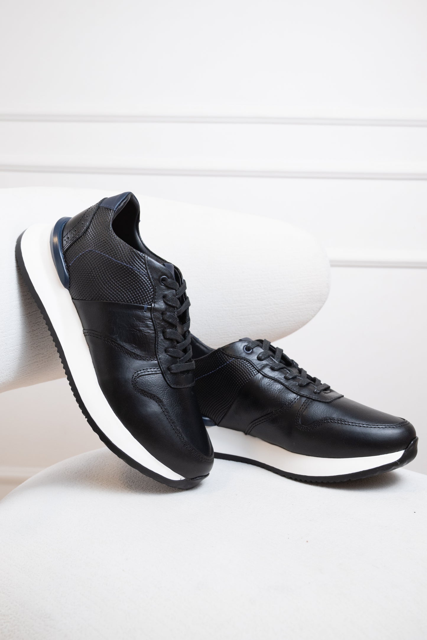 TENIS PARA HOMBRE EN CUERO | RF: BIZARRO NEIGHBOR - NEGRO X AZUL REF D-15