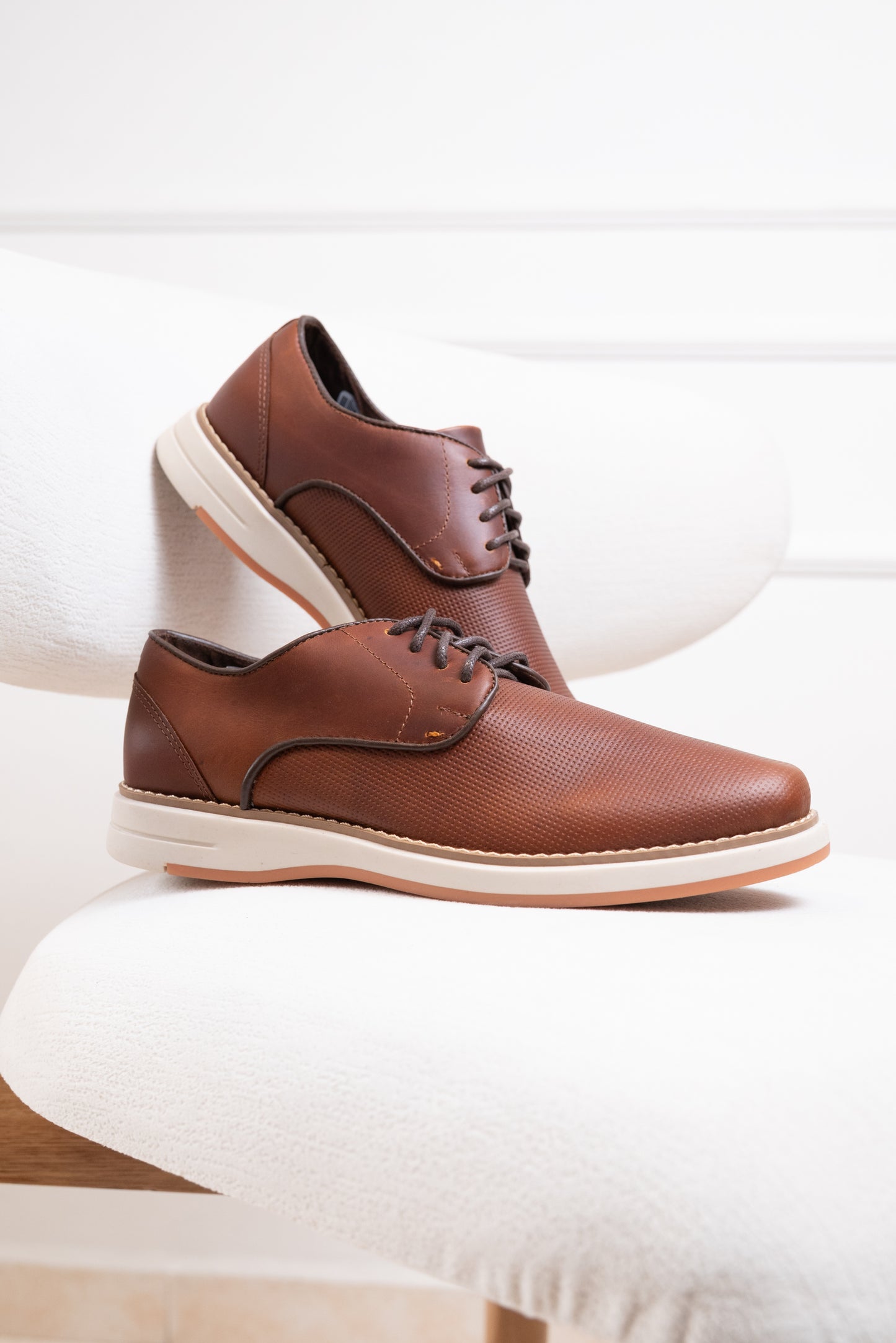 TENIS EN CUERO PARA HOMBRE | RF : TEXDA - MIEL