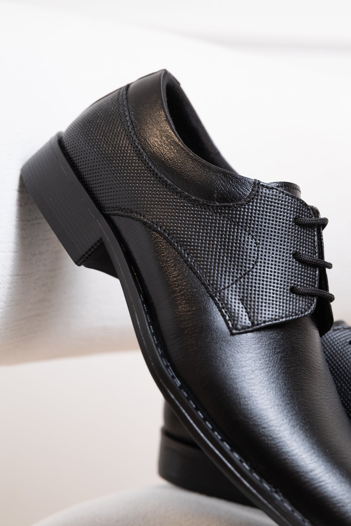 ELEGANTES EN CUERO PARA HOMBRE | RF: BIZARRO GEA - NEGRO