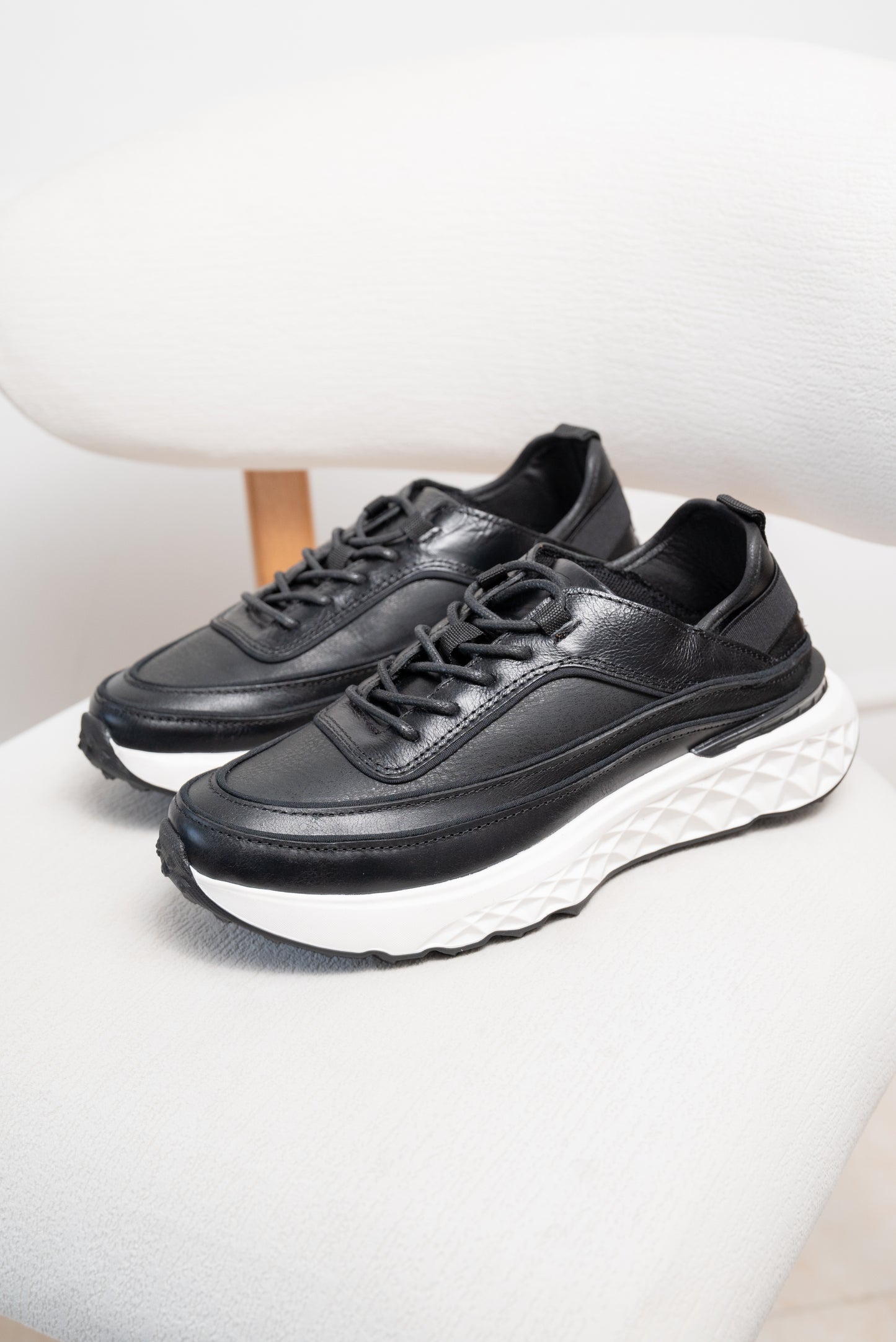 TENIS EN CUERO PARA HOMBRE  | RF : 3309 - NEGRO