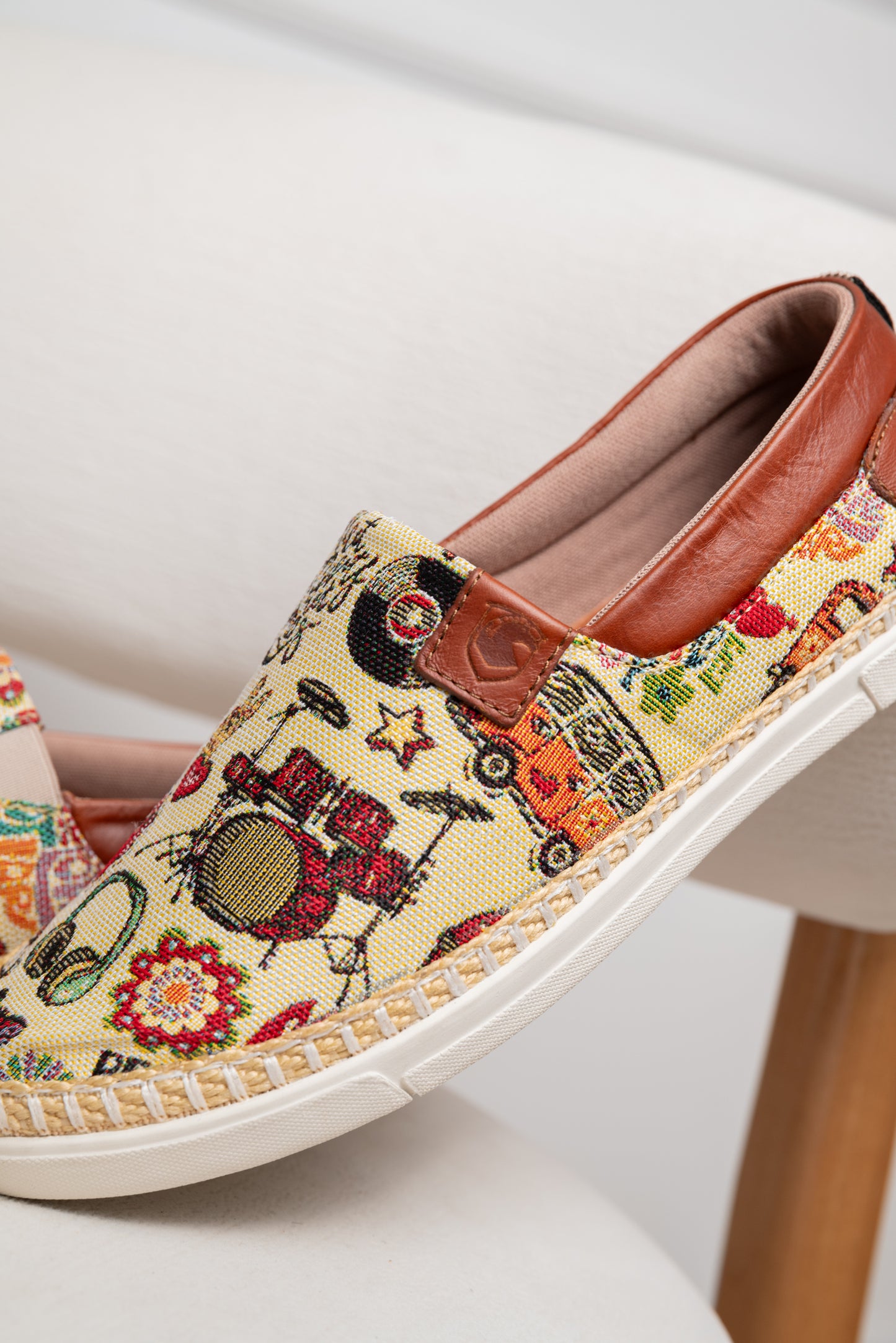 TENIS EN CUERO PARA HOMBRE  | RF : ALPARGATAS  867 BEIS COLORES