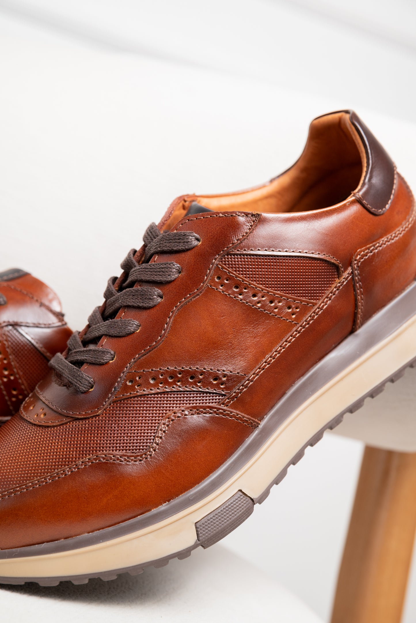 TENIS EN CUERO PARA HOMBRE  | RF :1229.86
