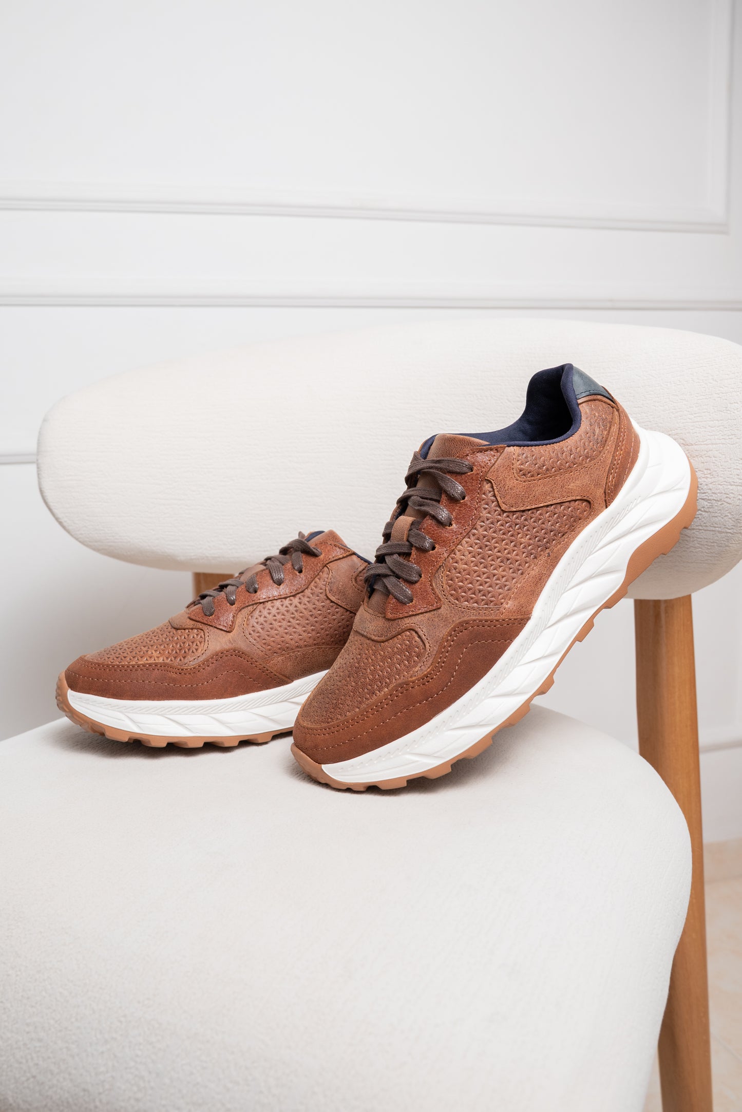 TENIS EN CUERO PARA HOMBRE  | RF :TINJAKA