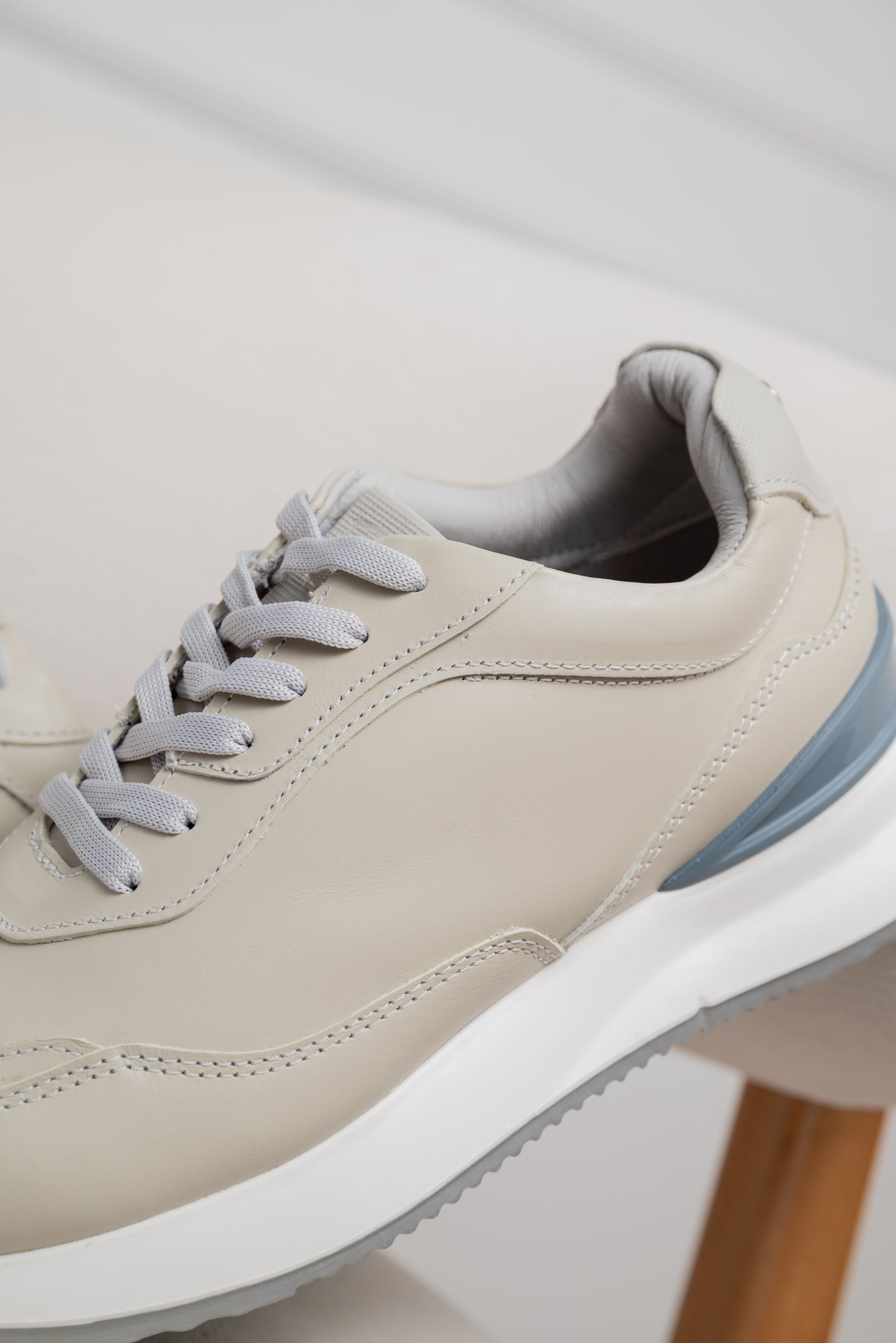 TENIS EN CUERO PARA HOMBRE  | RF : 3322