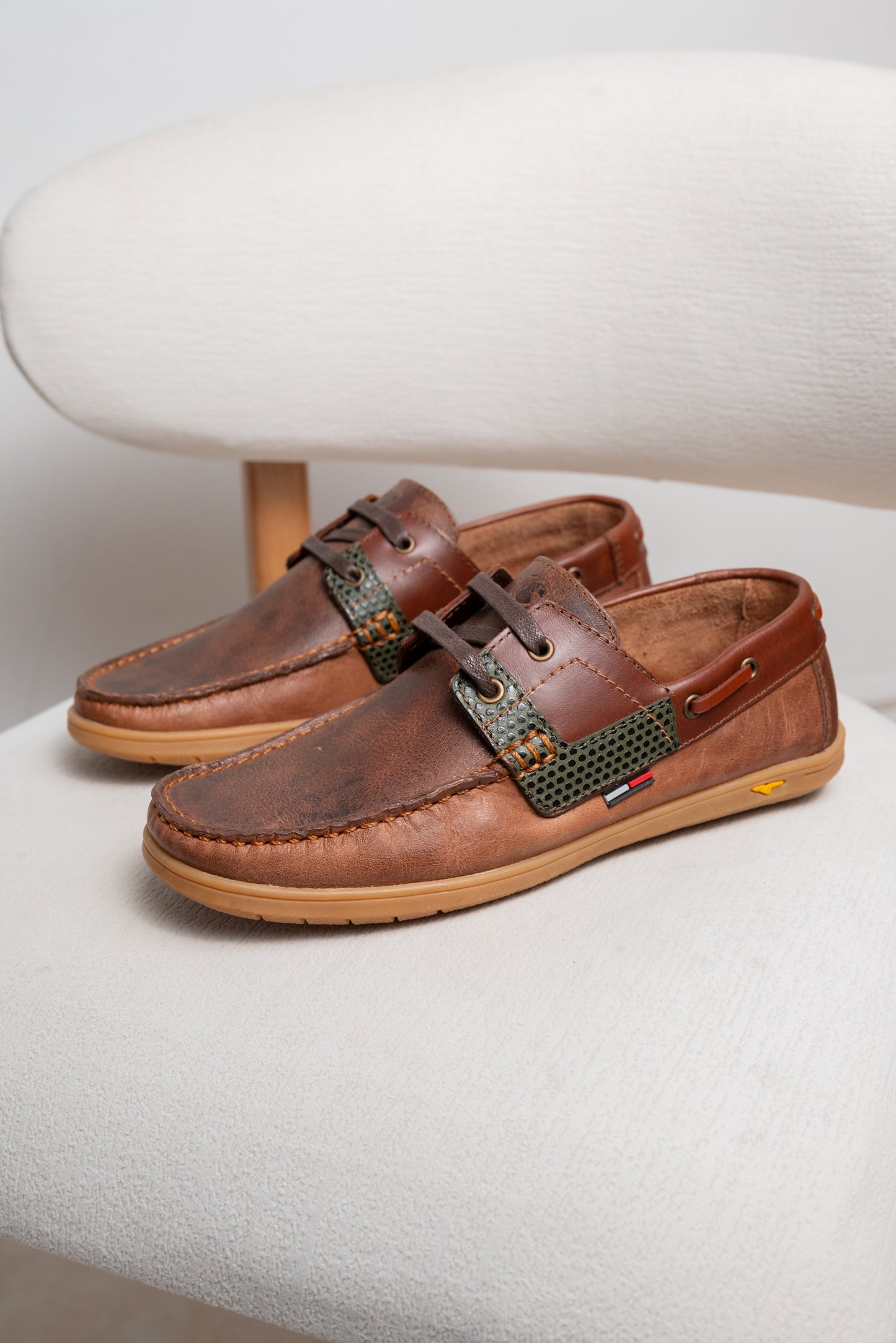 APACHE  EN CUERO PARA HOMBRE  | RF : 3024