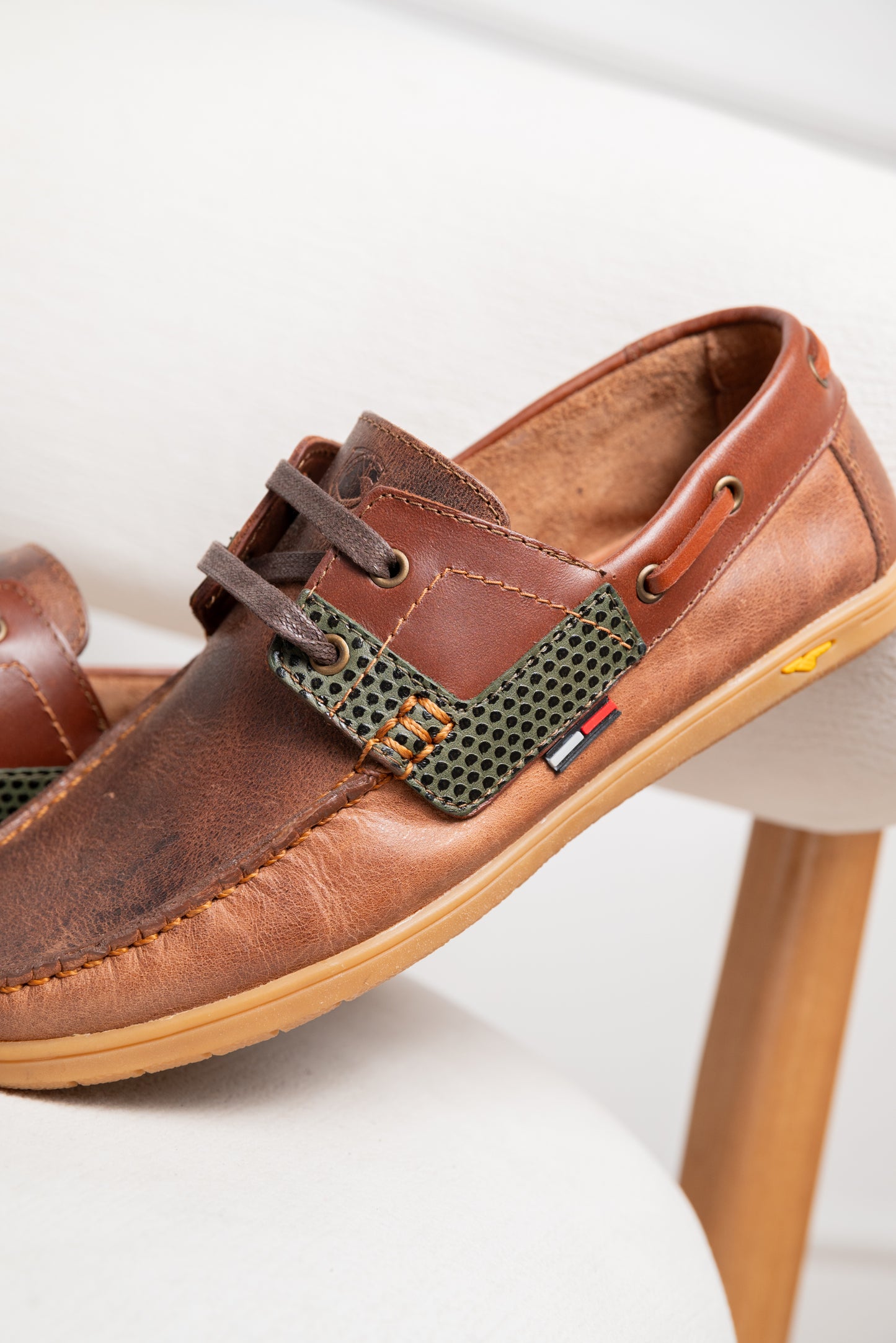 APACHE  EN CUERO PARA HOMBRE  | RF : 3024