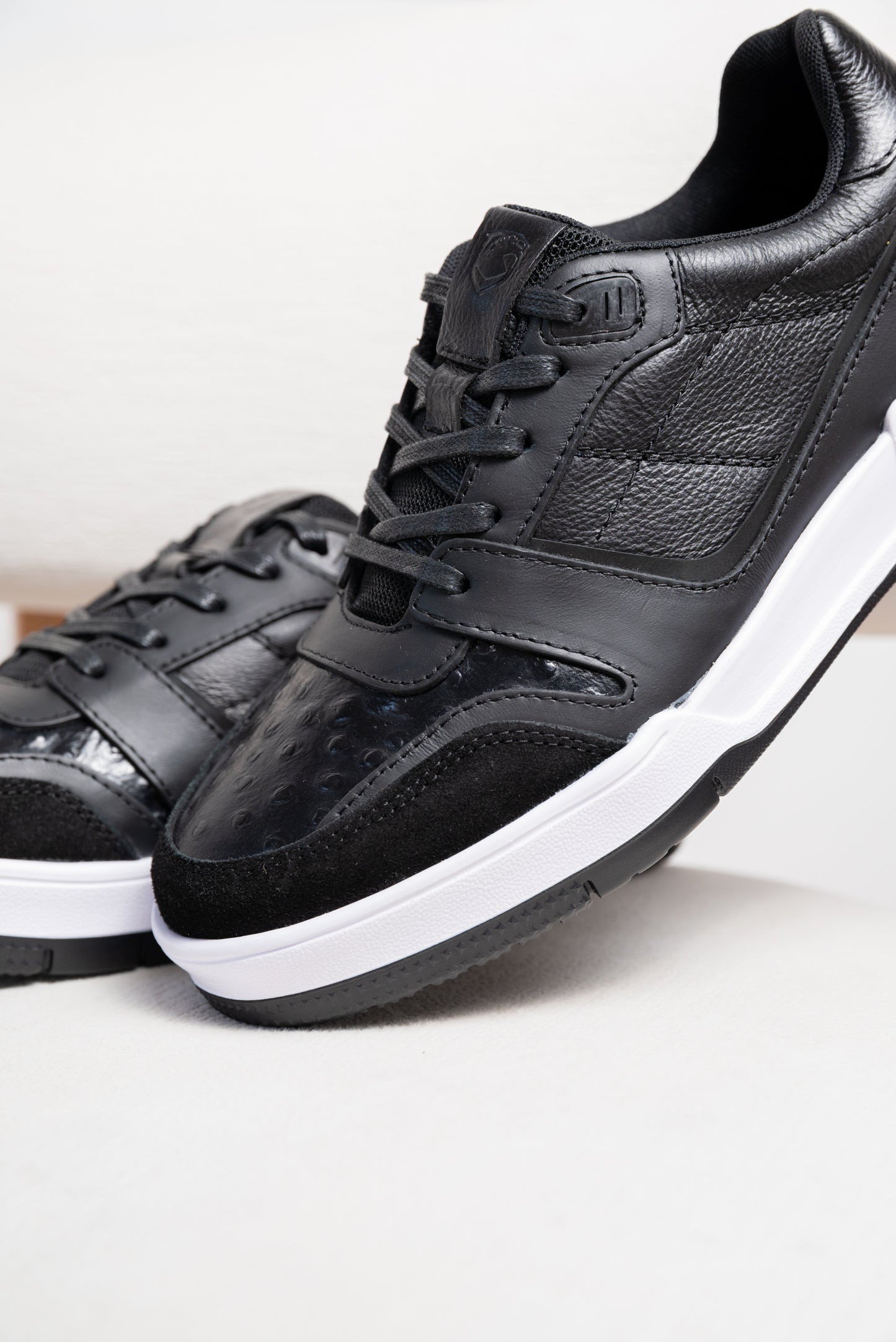 TENIS EN CUERO PARA HOMBRE  | RF : CLK -314 NEGRO