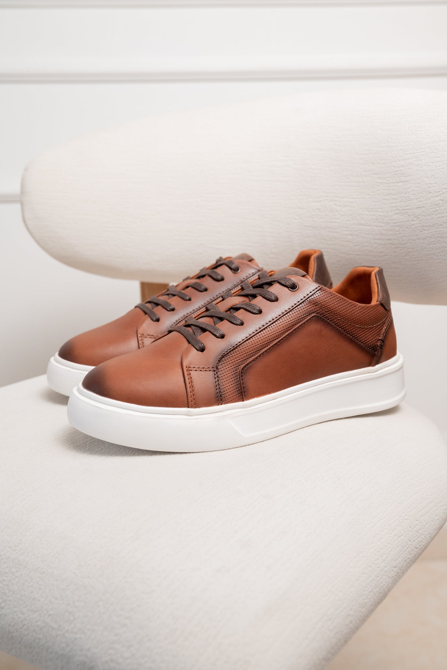 TENIS EN CUERO PARA HOMBRE  | RF :533