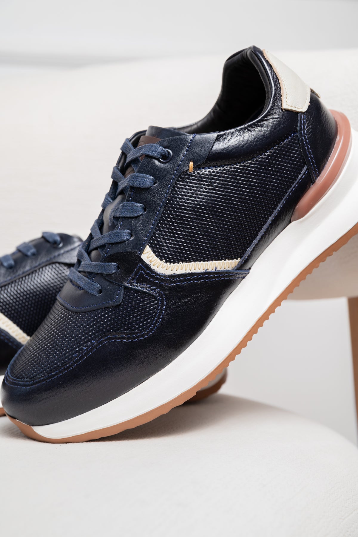 TENIS EN CUERO PARA HOMBRE RF: T-06