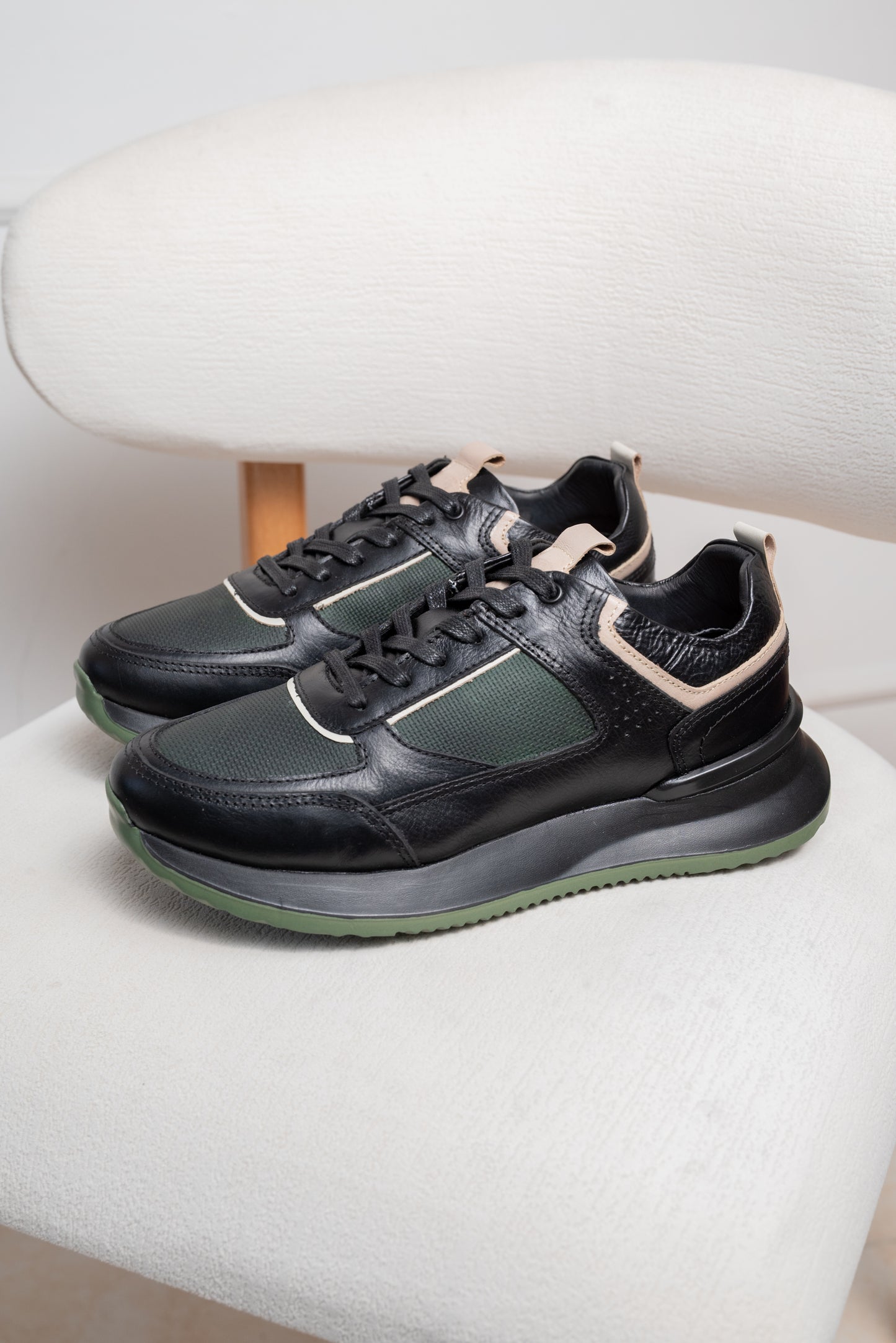 TENIS EN CUERO PARA HOMBRE  | RF : T-10