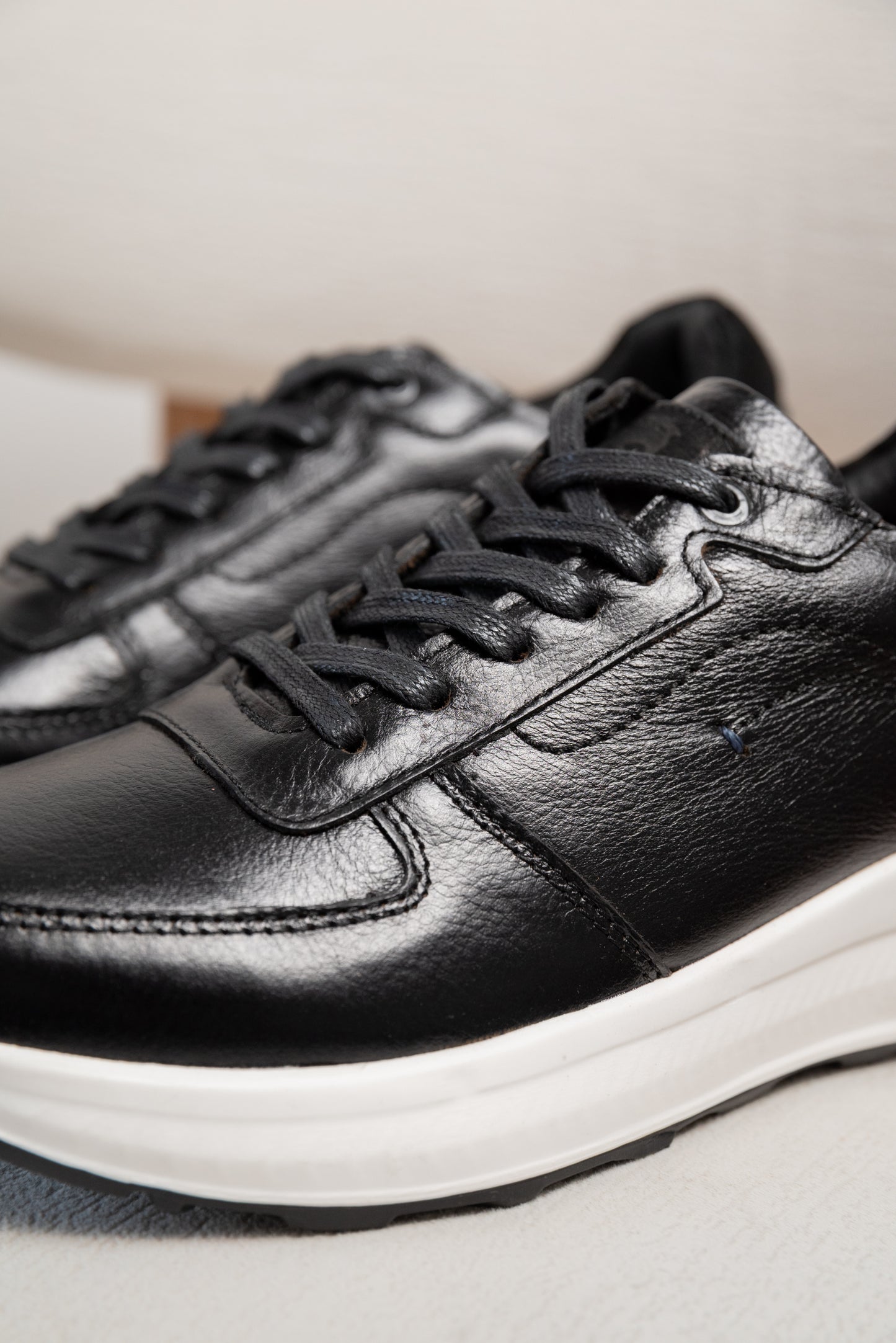 TENIS EN CUERO PARA HOMBRE  | RF : 3315 -NEGRO