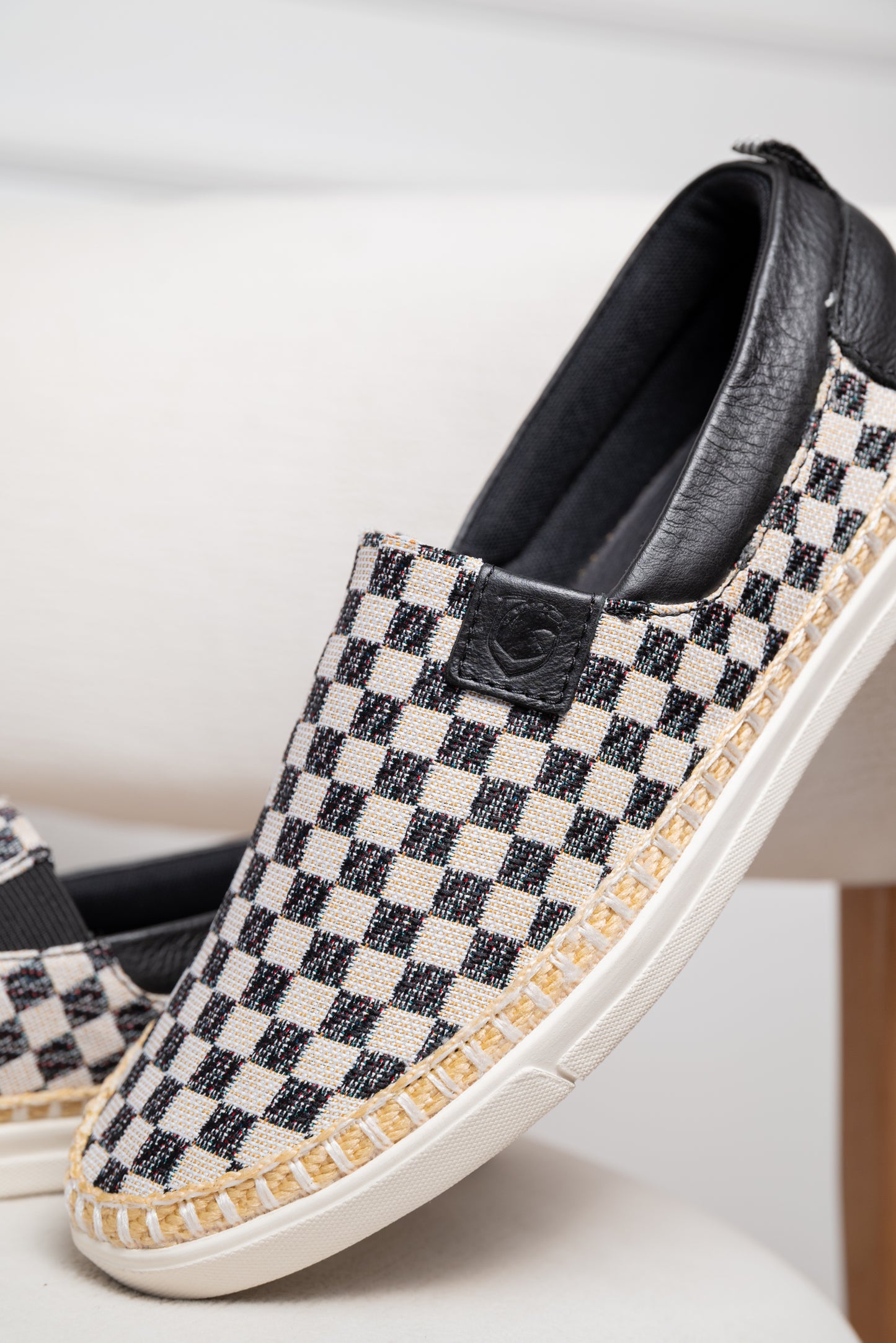 TENIS EN CUERO PARA HOMBRE  | RF : ALPARGATAS  867 NEGRA