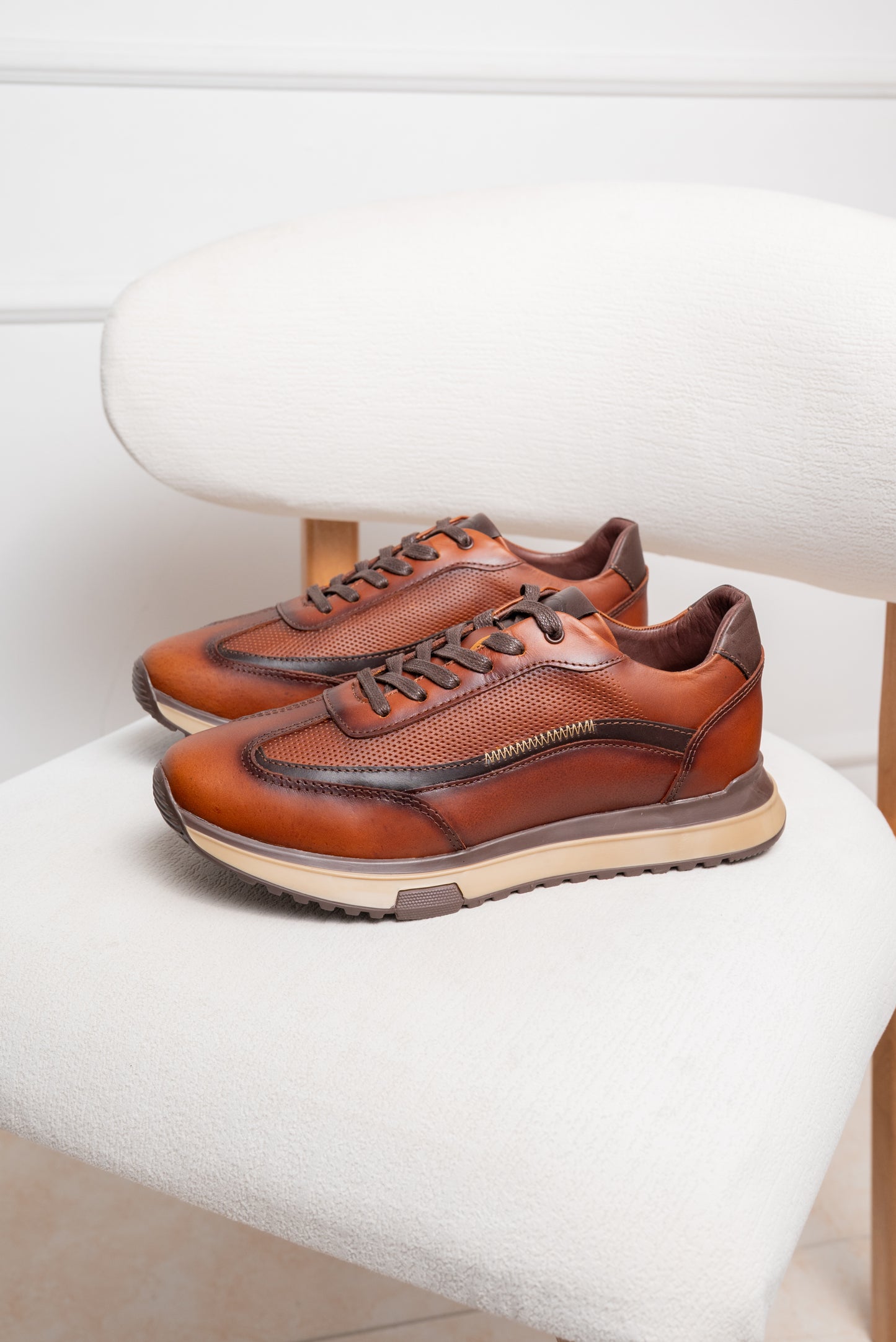 TENIS EN CUERO PARA HOMBRE  | RF : T-08