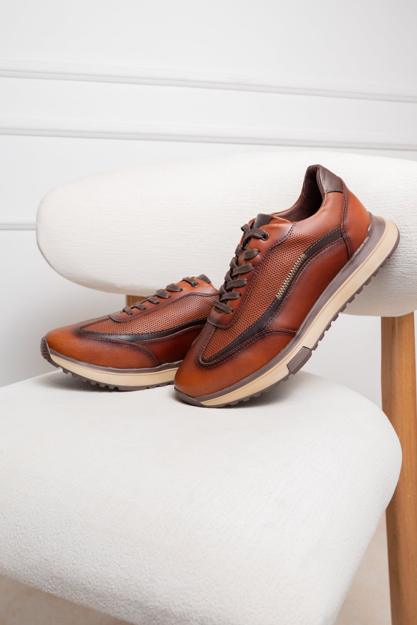 TENIS EN CUERO PARA HOMBRE  | RF : T-08