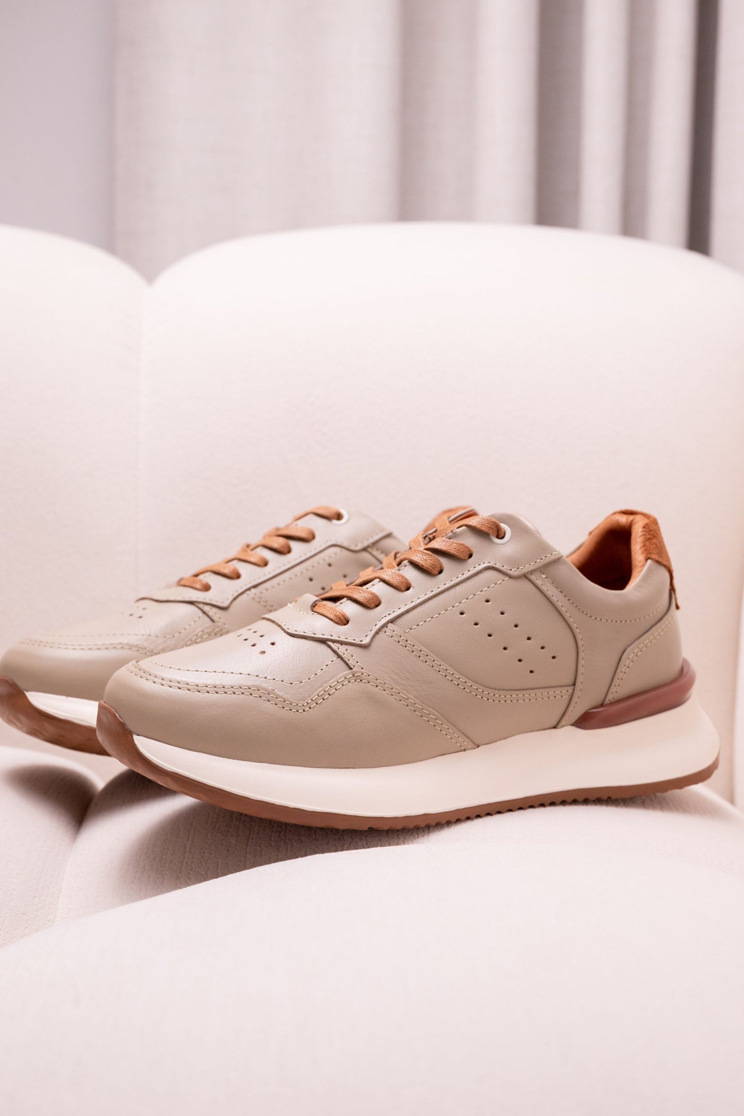 TENIS EN CUERO PARA HOMBRE| RF:ROMA BEIS