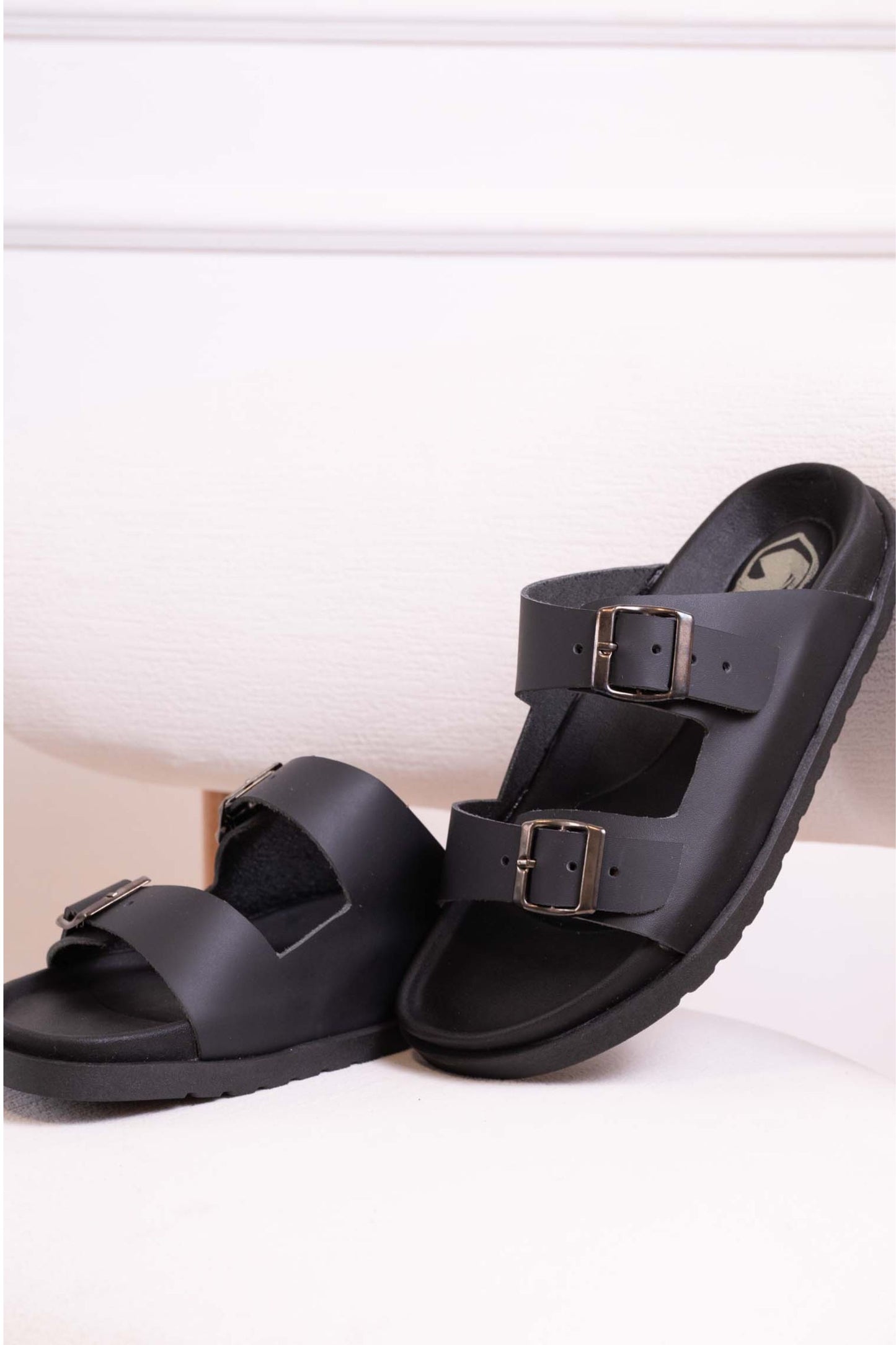 SANDALIA EN CUERO PARA HOMBRE |REF:BIZARRO TOSCANA -NEGRA -55