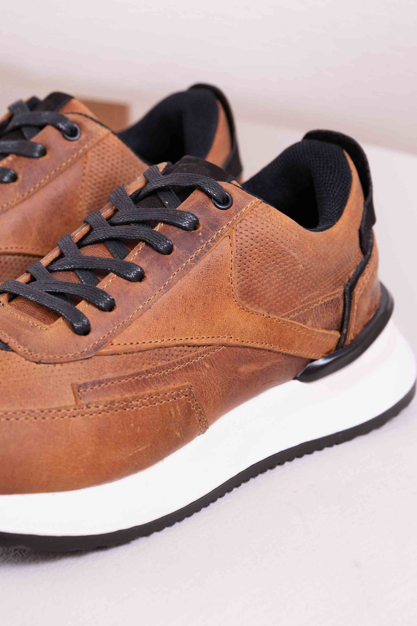 TENIS PARA HOMBRE EN CUERO | BIZARRO MOVE - MIEL -Rf : 3323