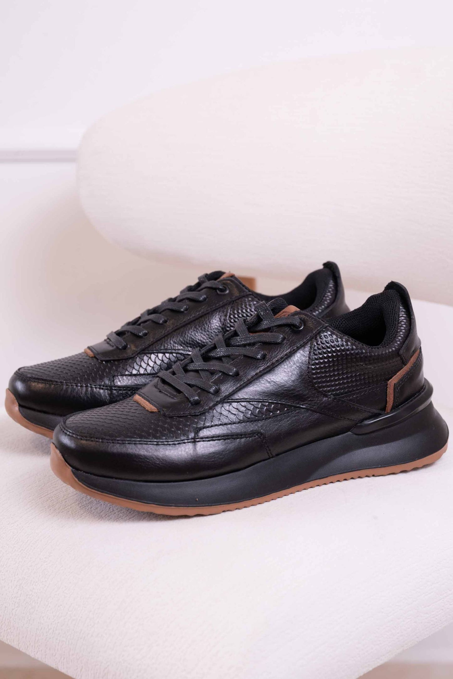 TENIS PARA HOMBRE EN CUERO|RF: BIZARRO NOBLE-NEGRO Rf : 3223
