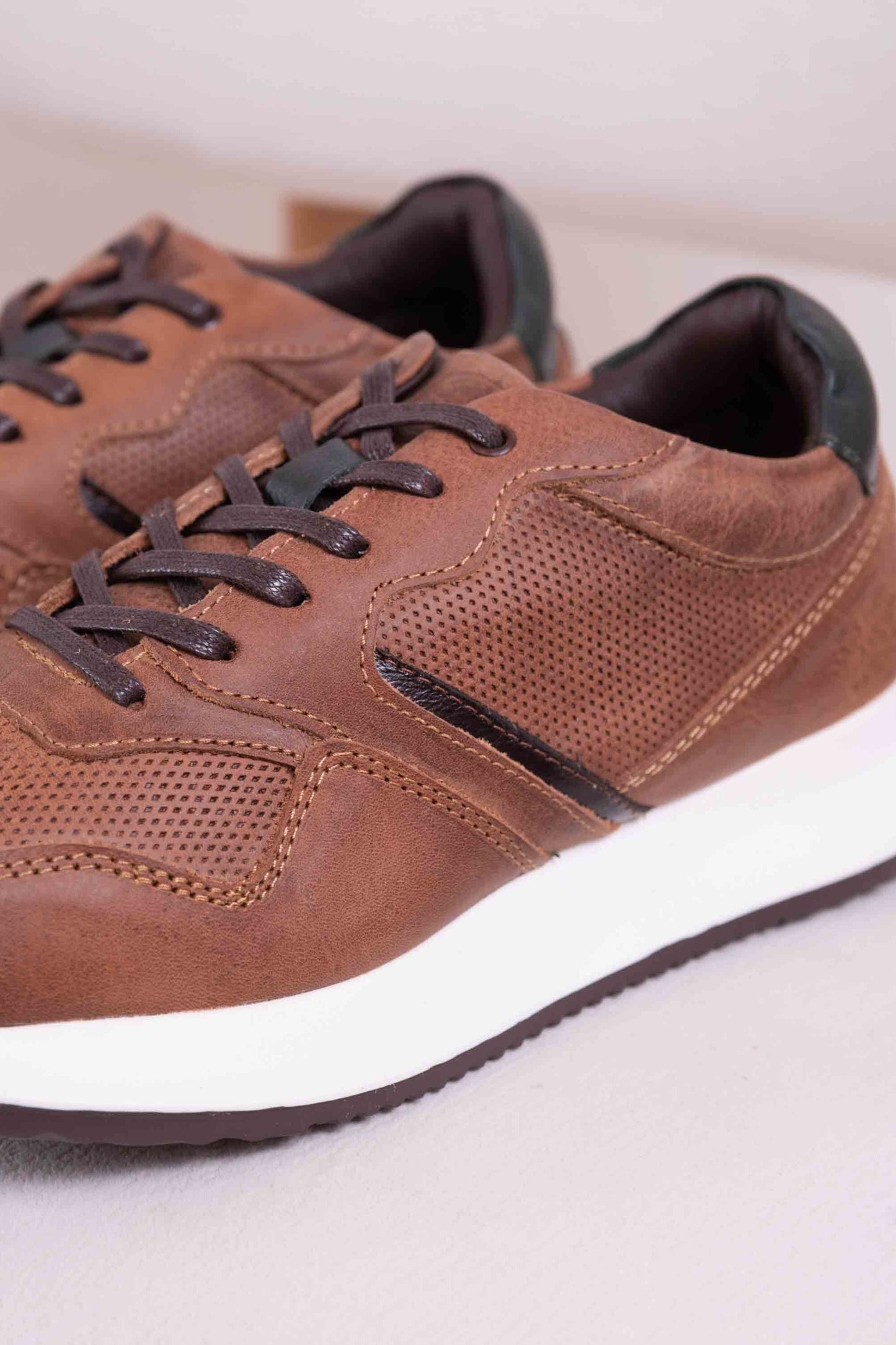 TENIS PARA HOMBRE EN CUERO|RF: BIZARRO GENTLEMAN-AVELLANA