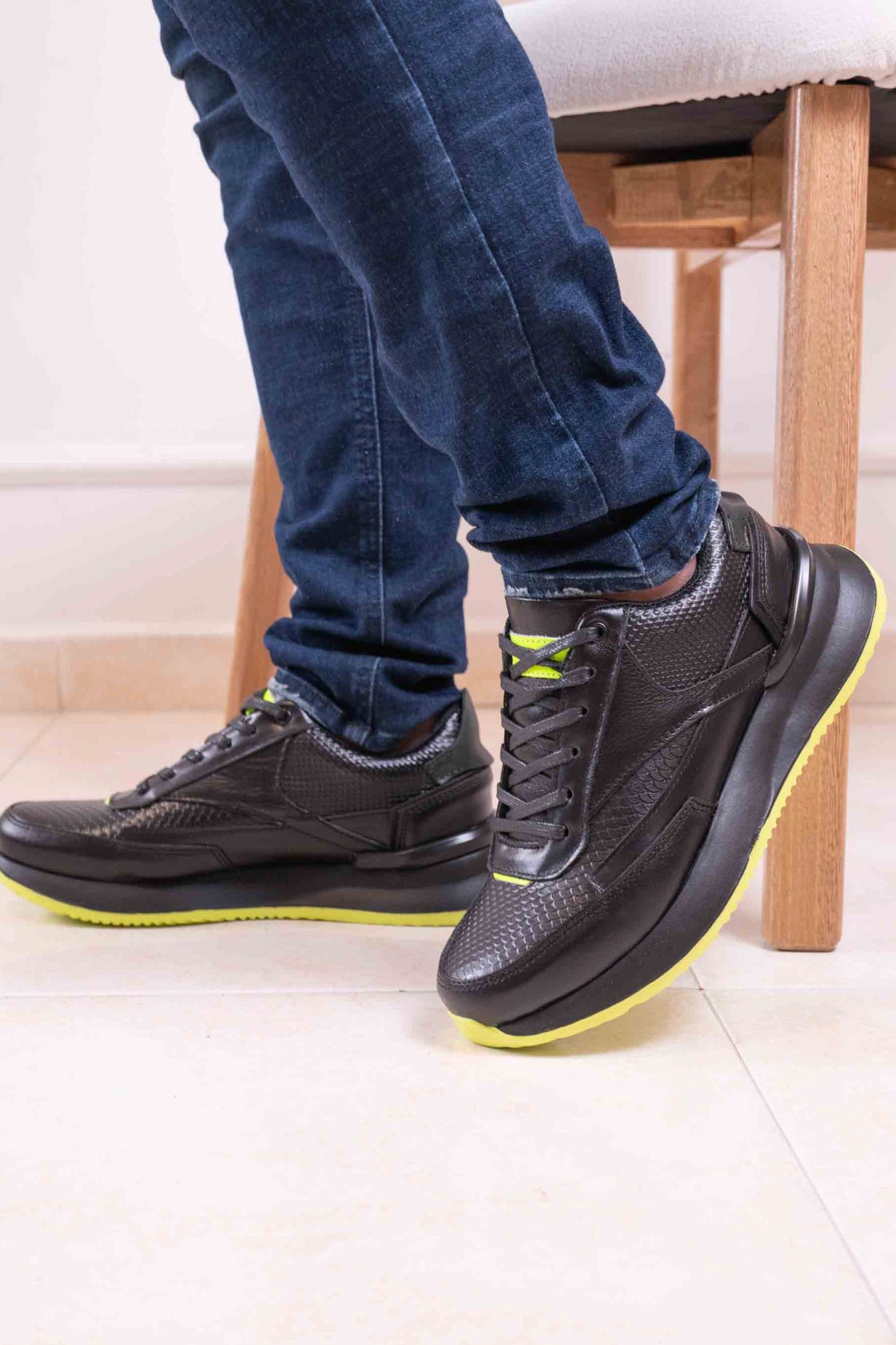 TENIS PARA HOMBRE EN CUERO |RF:BIZARRO ELITE-NEGRO NEON- 3223