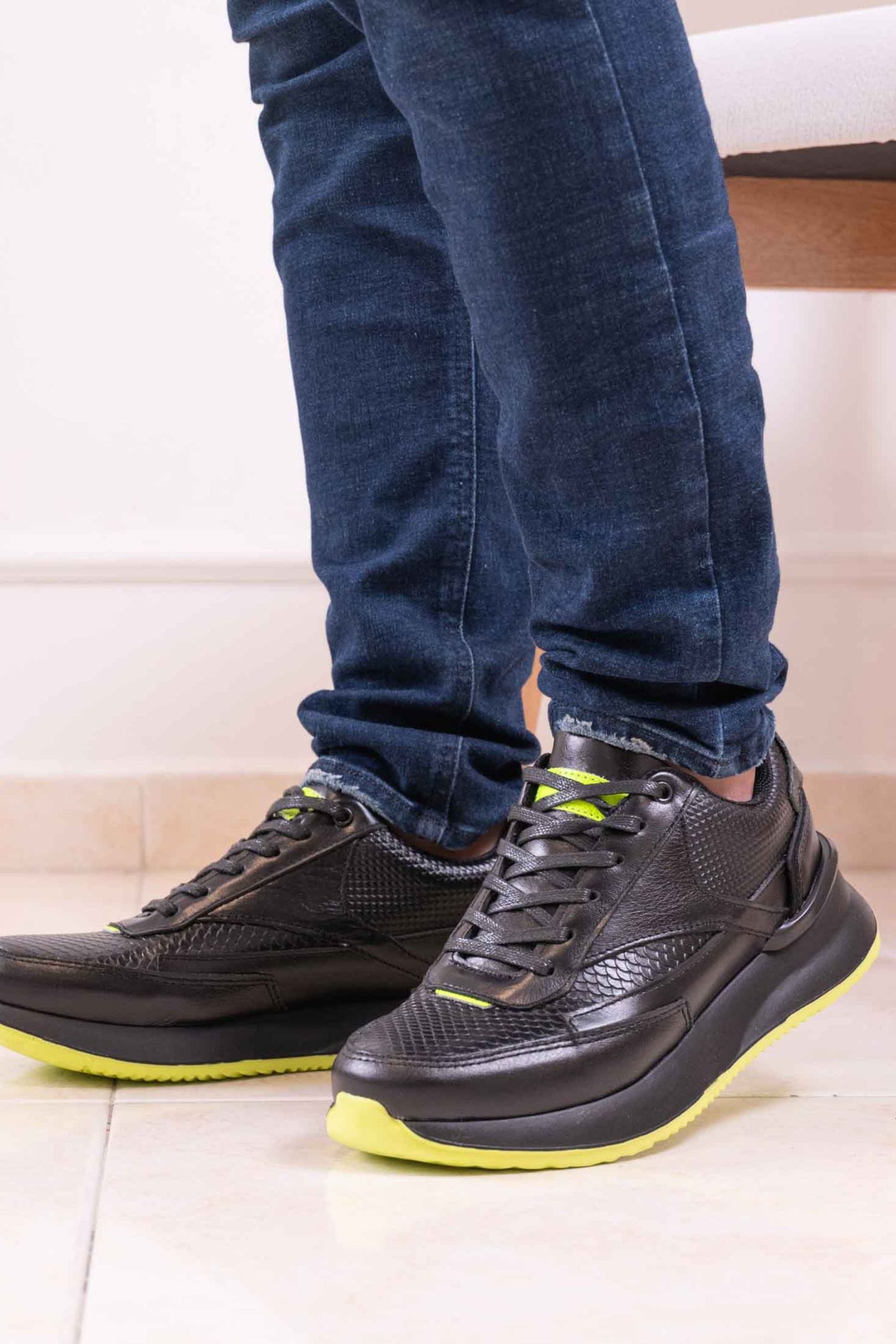TENIS PARA HOMBRE EN CUERO |RF:BIZARRO ELITE-NEGRO NEON- 3223