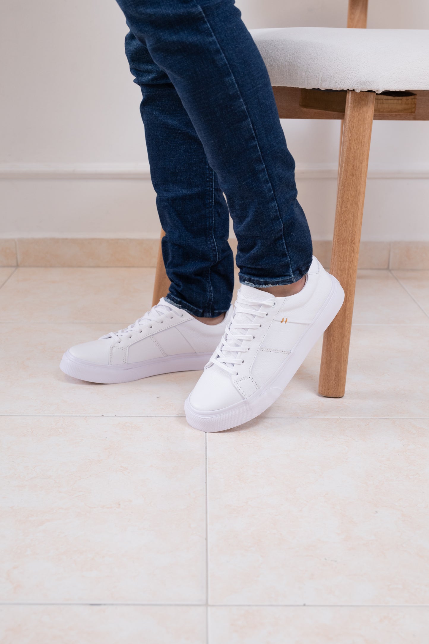 TENIS EN CUERO PARA HOMBRE | RF : ZED BLANCO