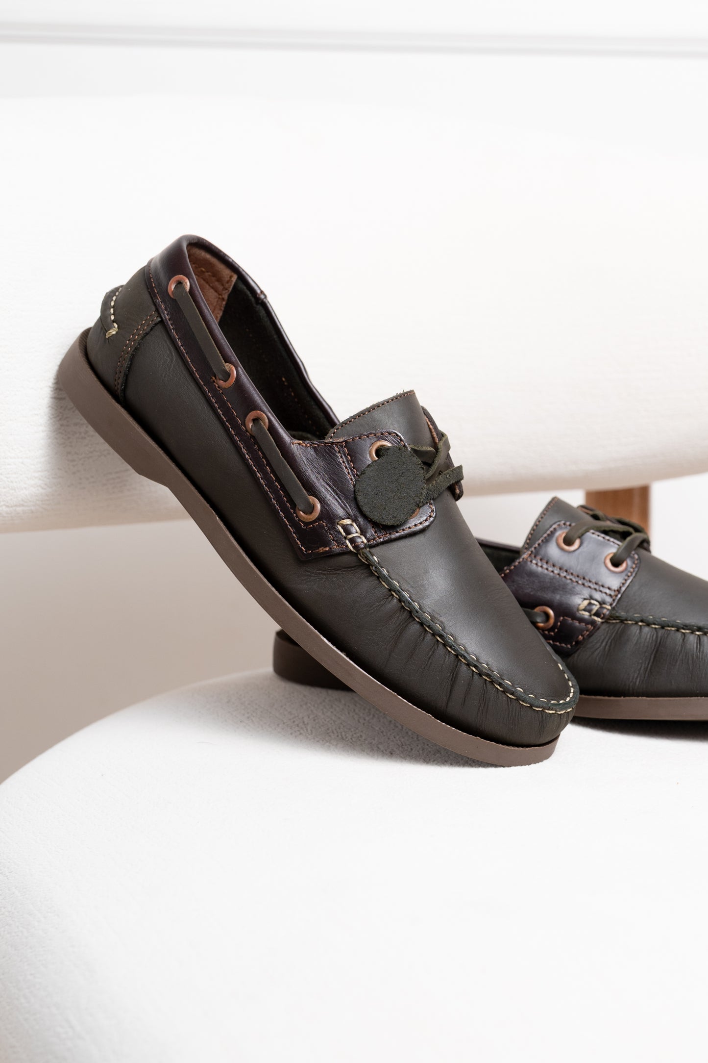 TENIS EN CUERO RUSTICO | RF : 731