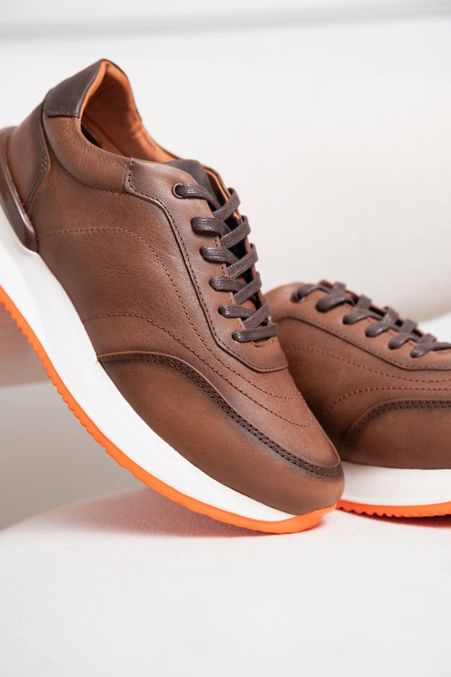 TENIS EN CUERO PARA HOMBRE | RF :T-07