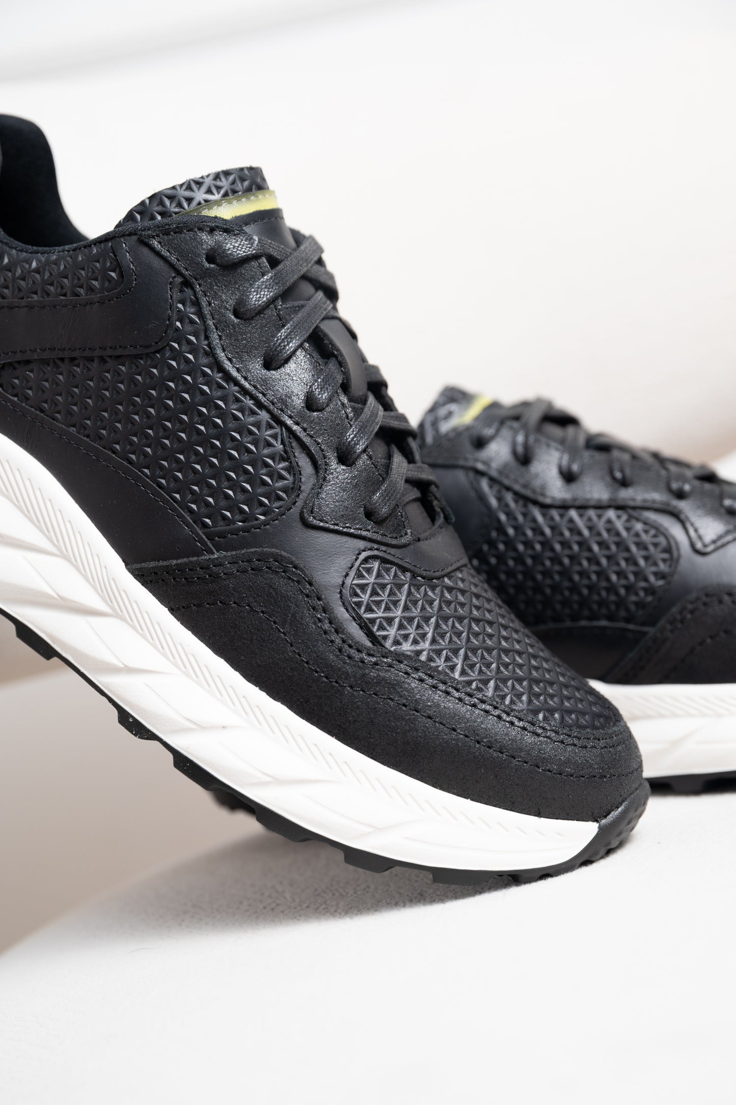 TENIS EN CUERO PARA HOMBRE | RF :TINJACA