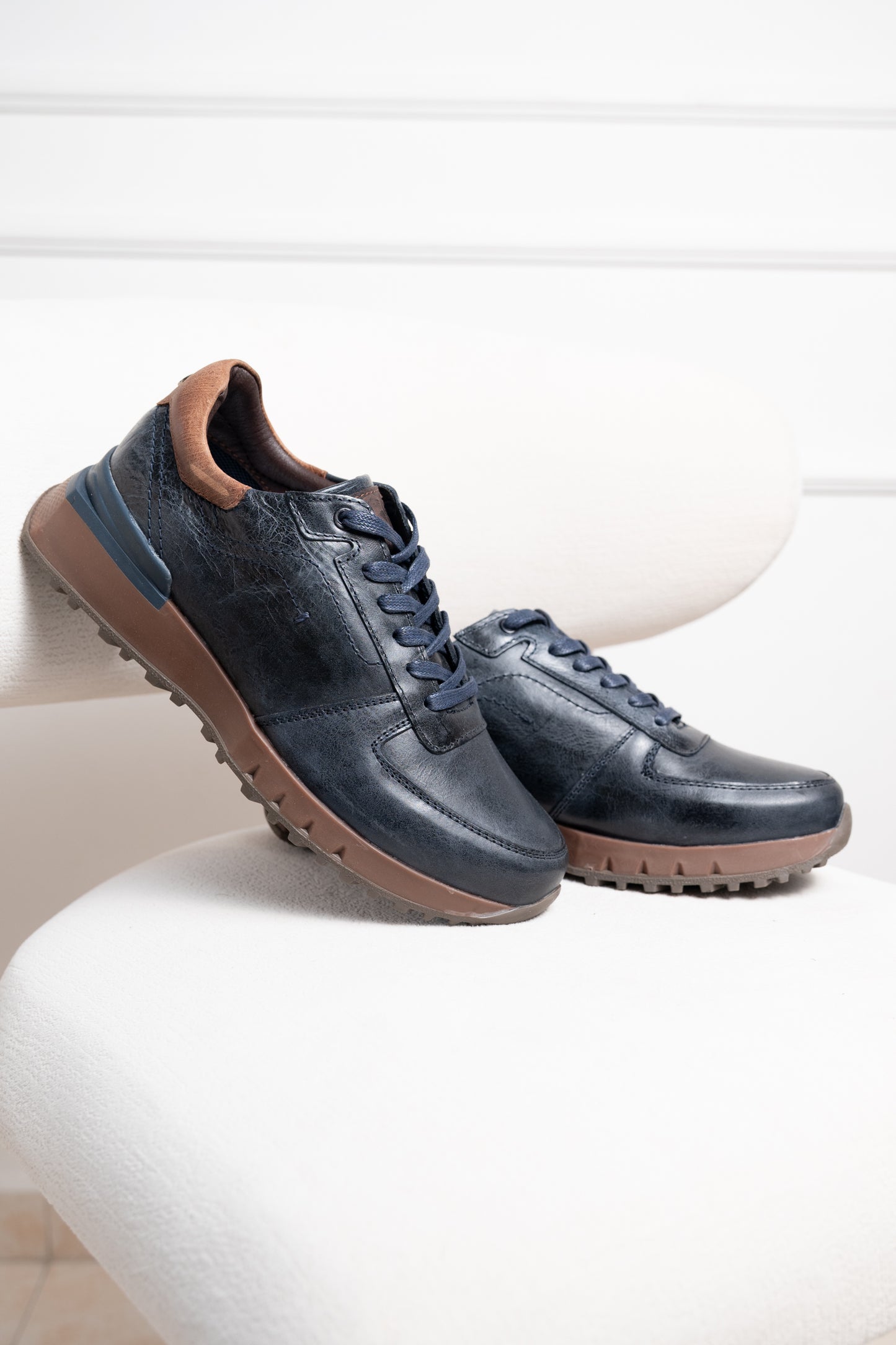 TENIS EN CUERO PARA HOMBRE | RF :3215