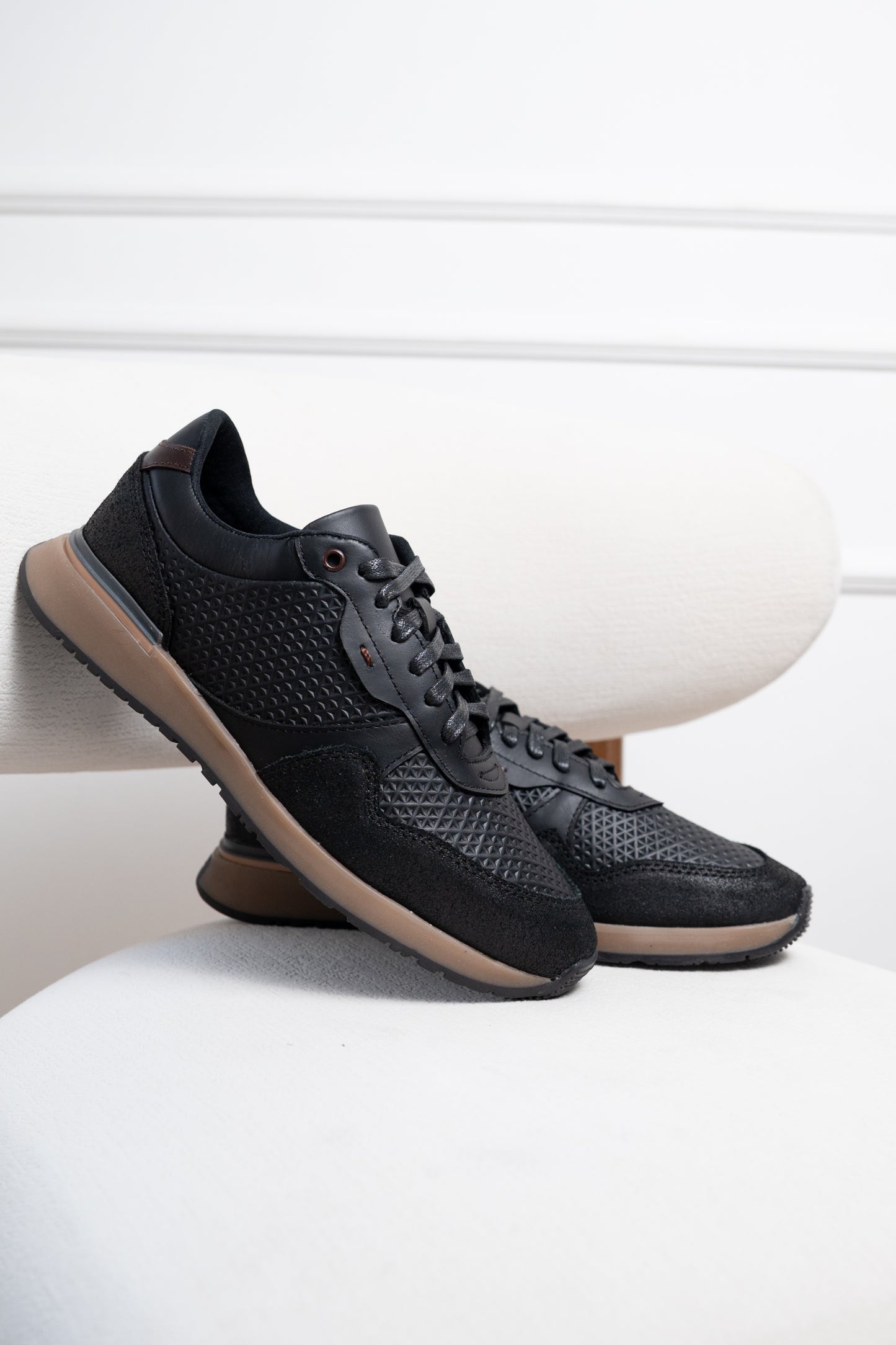 TENIS EN CUERO RUSTICO | RF : T-007