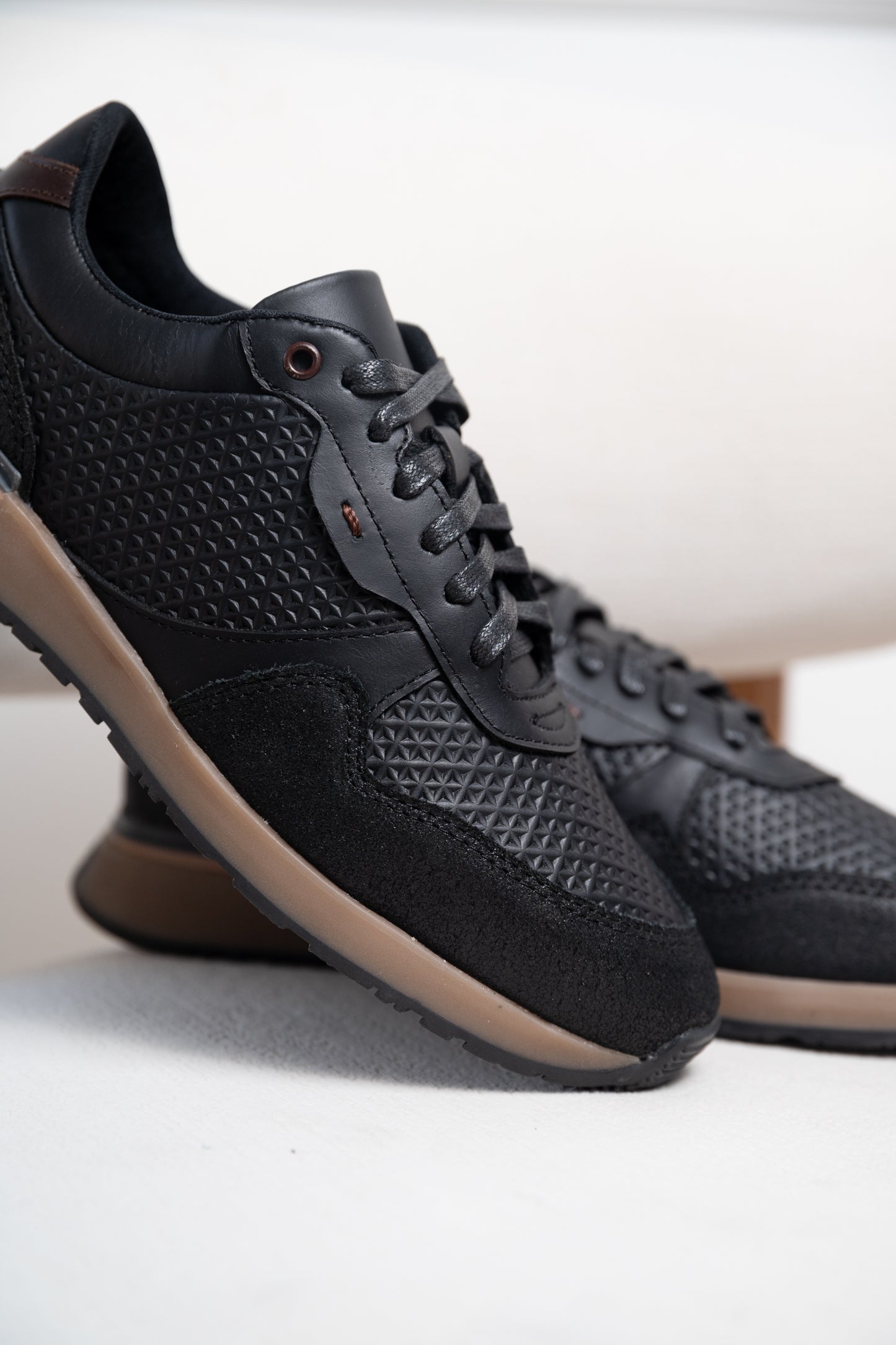 TENIS EN CUERO RUSTICO | RF : T-007