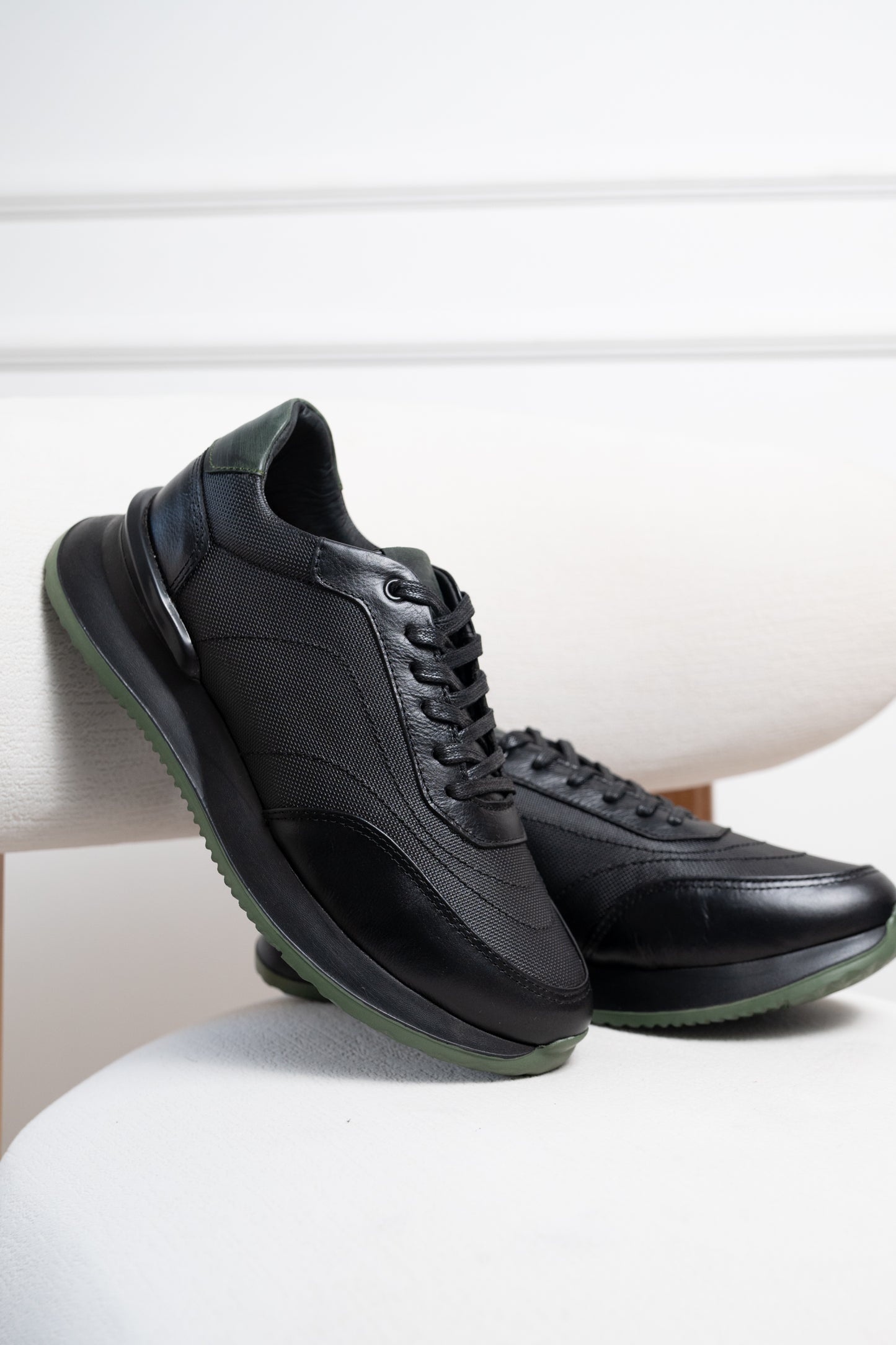 TENIS EN CUERO RUSTICO | RF : T-007