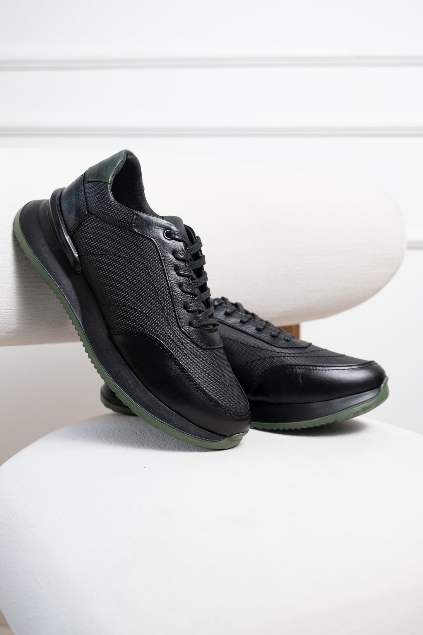 TENIS EN CUERO RUSTICO | RF : T-007