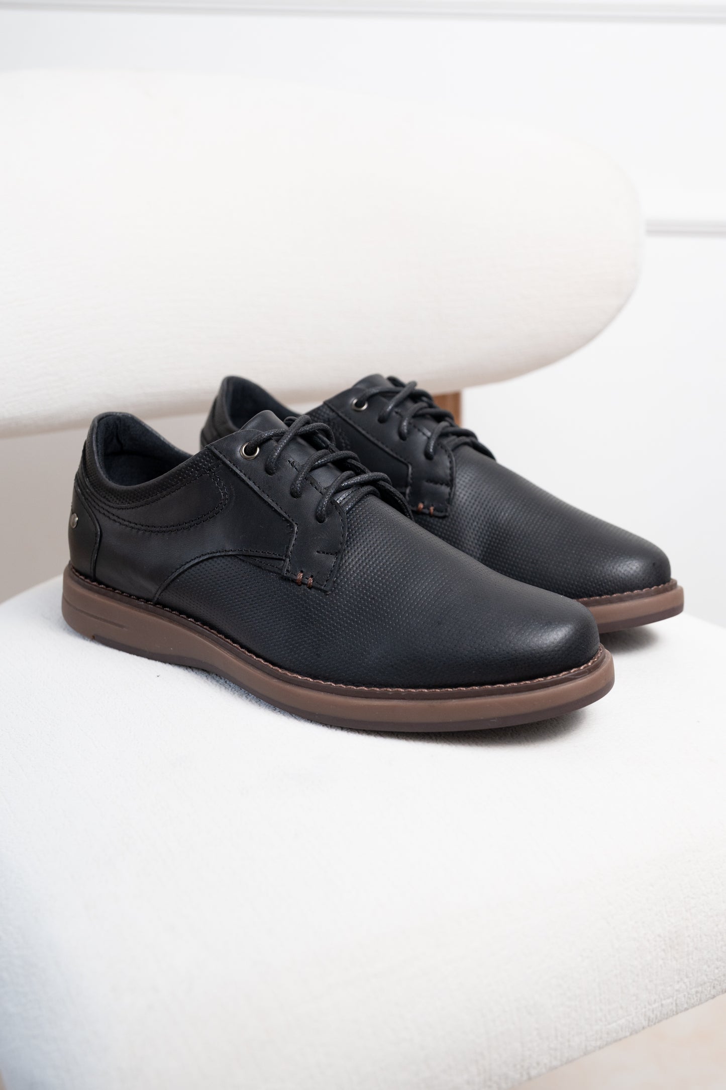 TENIS EN CUERO RUSTICO | RF : SANTIAGO NEGRO