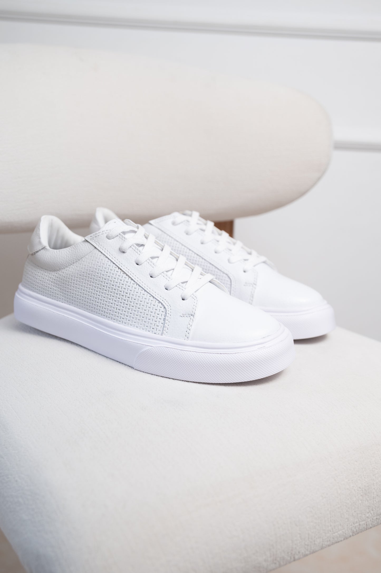 TENIS EN CUERO RUSTICO | RF : 602