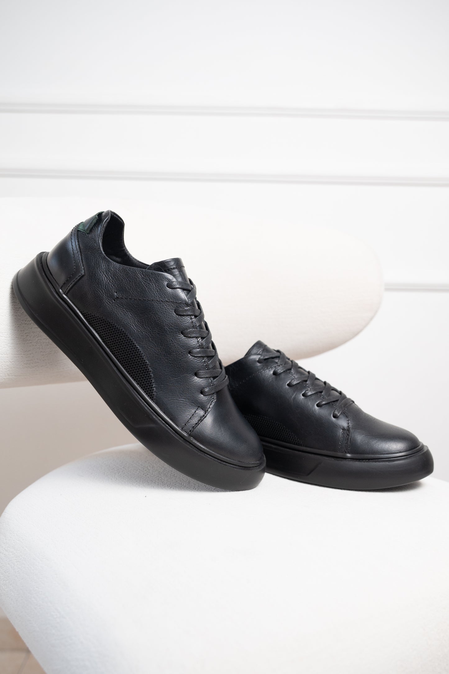 TENIS EN CUERO RUSTICO | RF : 3312